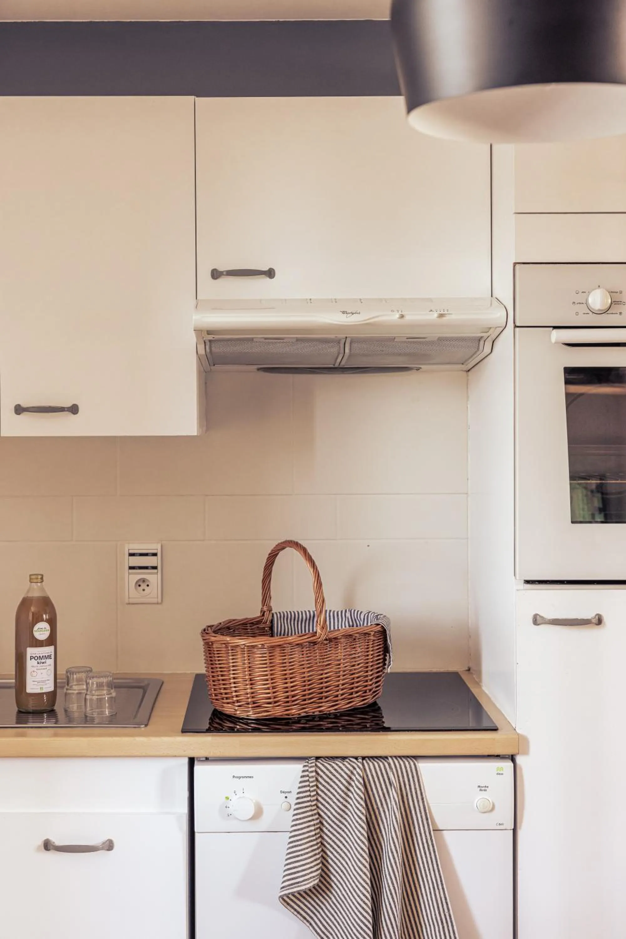 Kitchen or kitchenette in Le Clos du 5 - Appart Hotel Bagneres