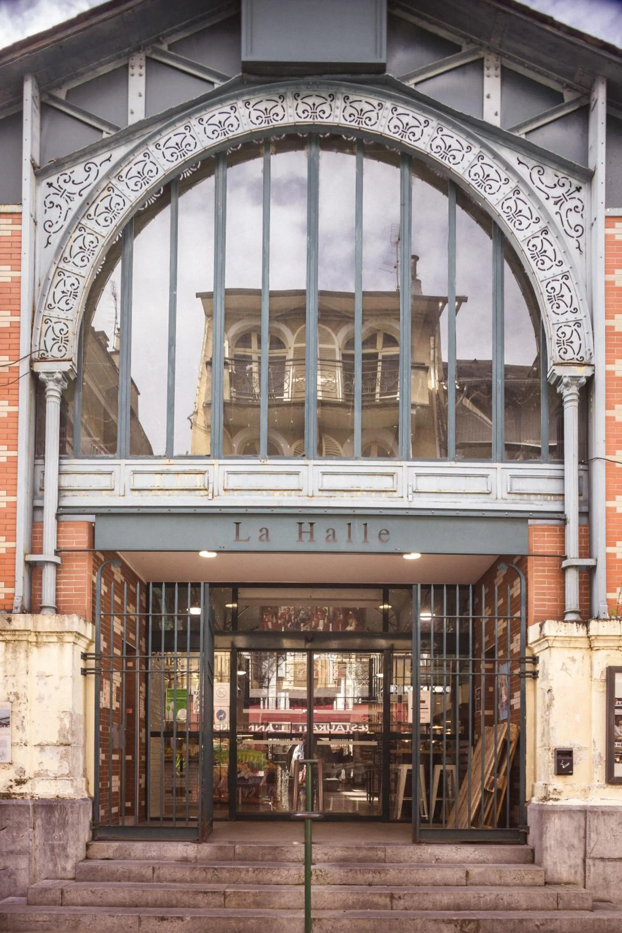 Nearby landmark in Le Clos du 5 - Appart Hotel Bagneres