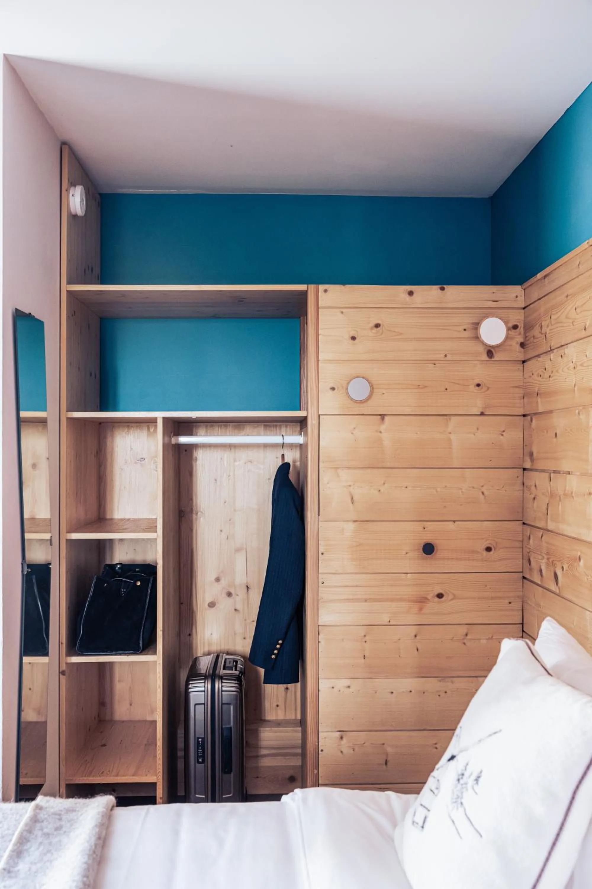 Bedroom, Bed in Le Clos du 5 - Appart Hotel Bagneres