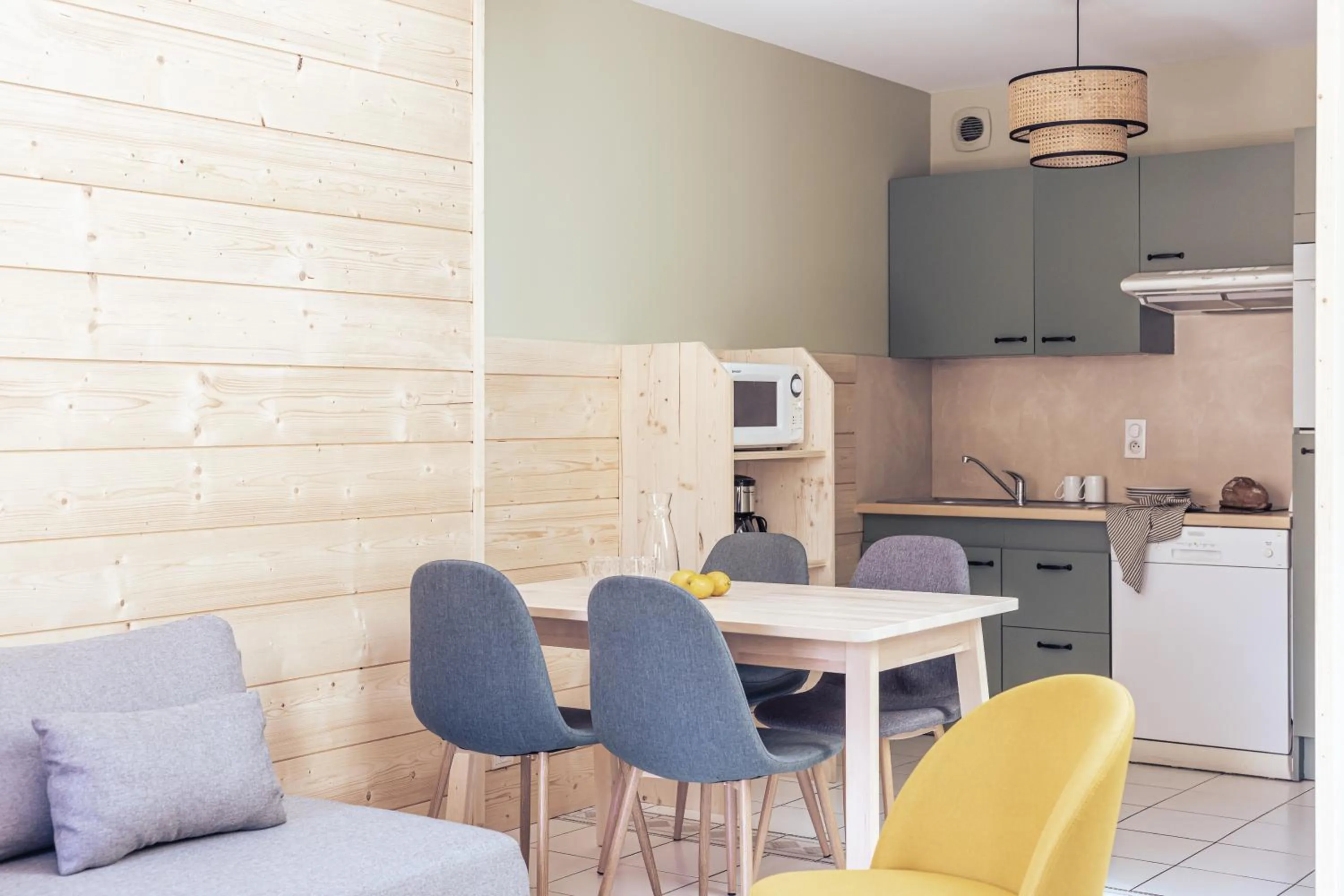 Kitchen or kitchenette in Le Clos du 5 - Appart Hotel Bagneres