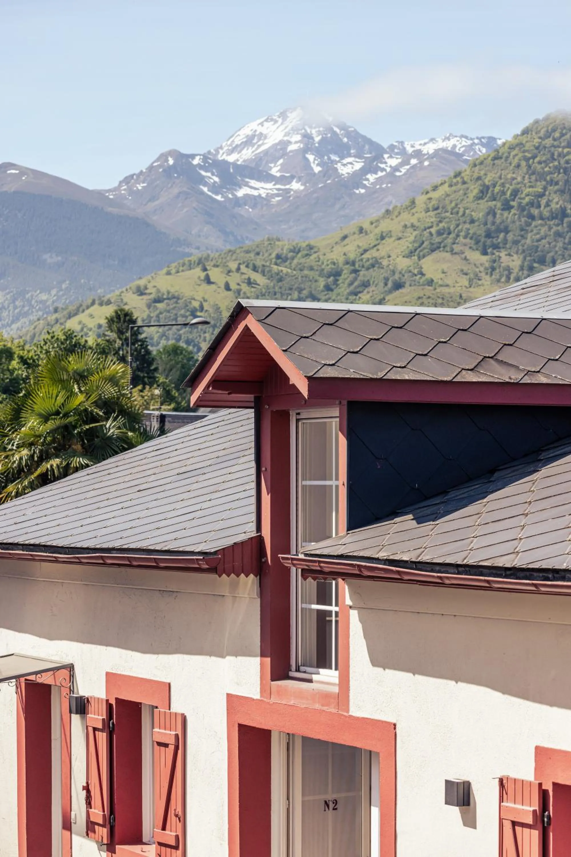 Property building in Le Clos du 5 - Appart Hotel Bagneres