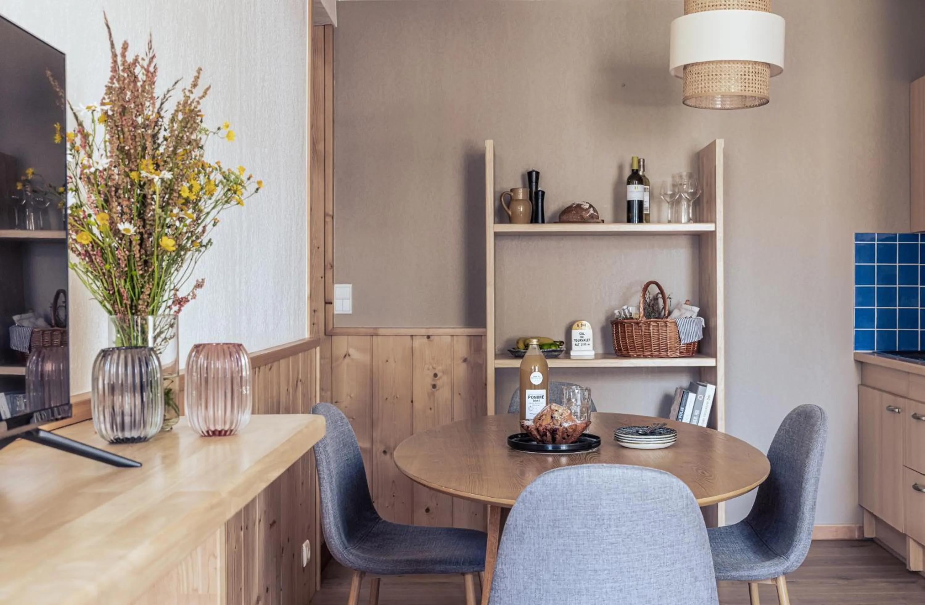 TV and multimedia in Le Clos du 5 - Appart Hotel Bagneres