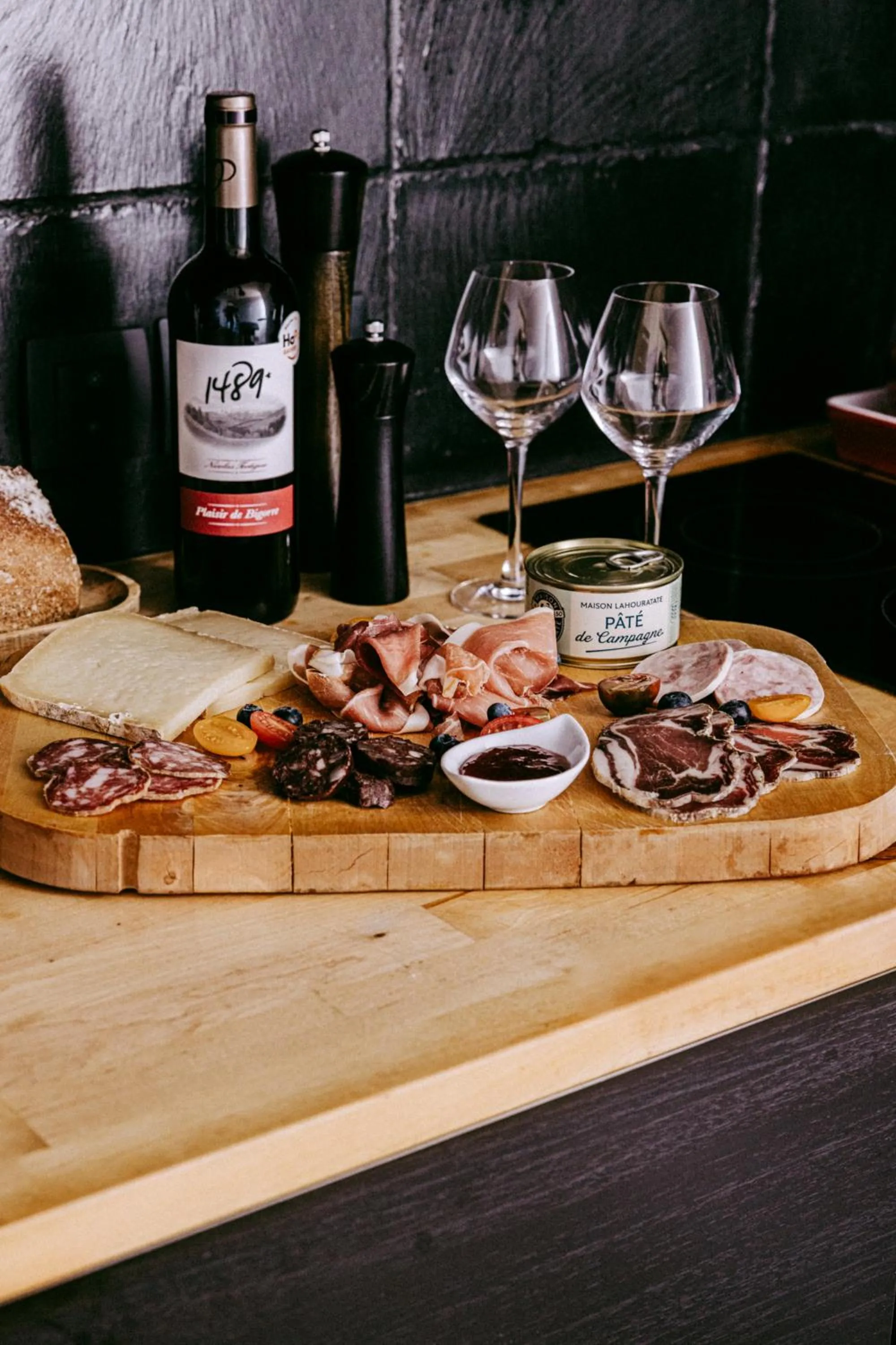 Food and drinks in Le Clos du 5 - Appart Hotel Bagneres