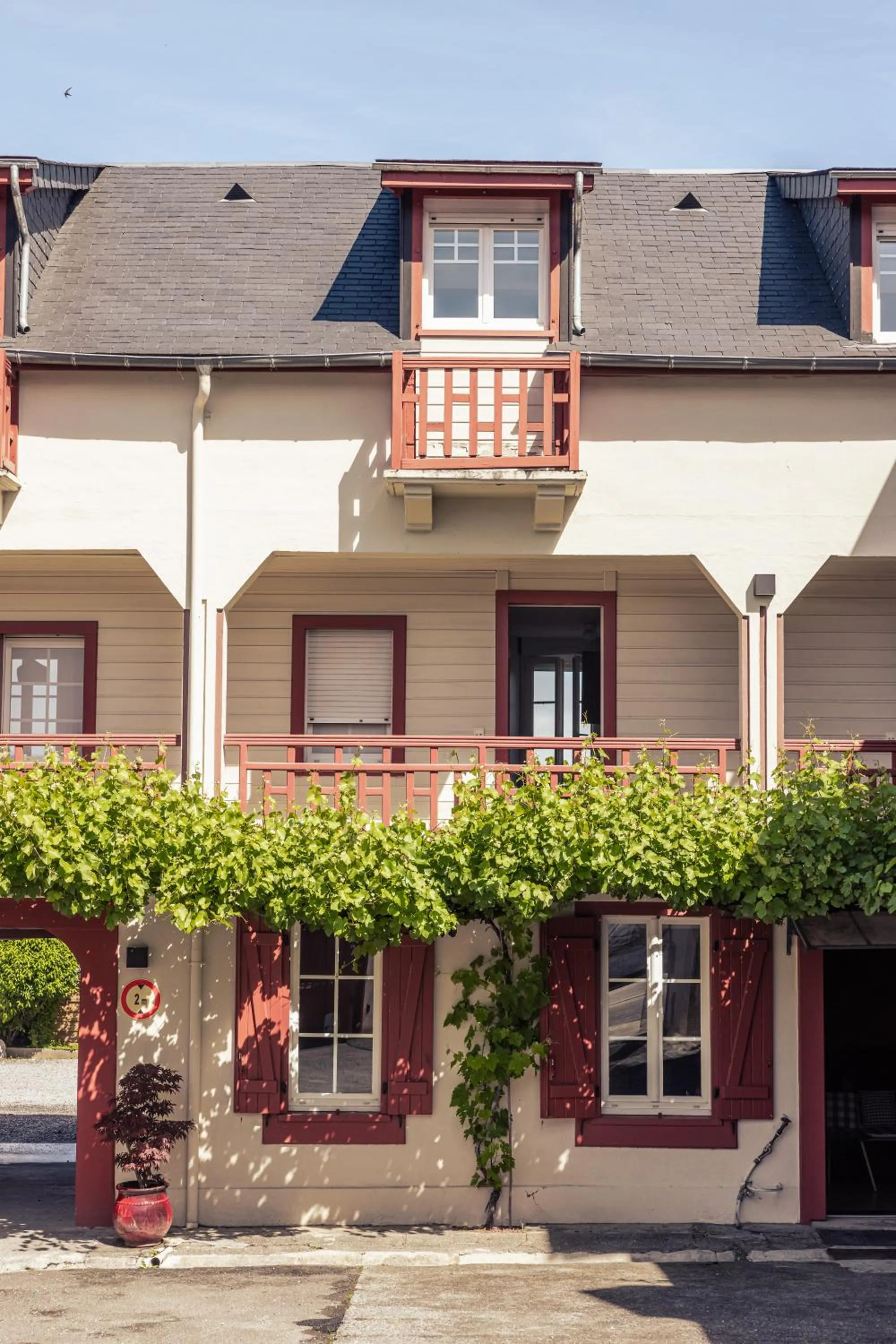 Property building in Le Clos du 5 - Appart Hotel Bagneres