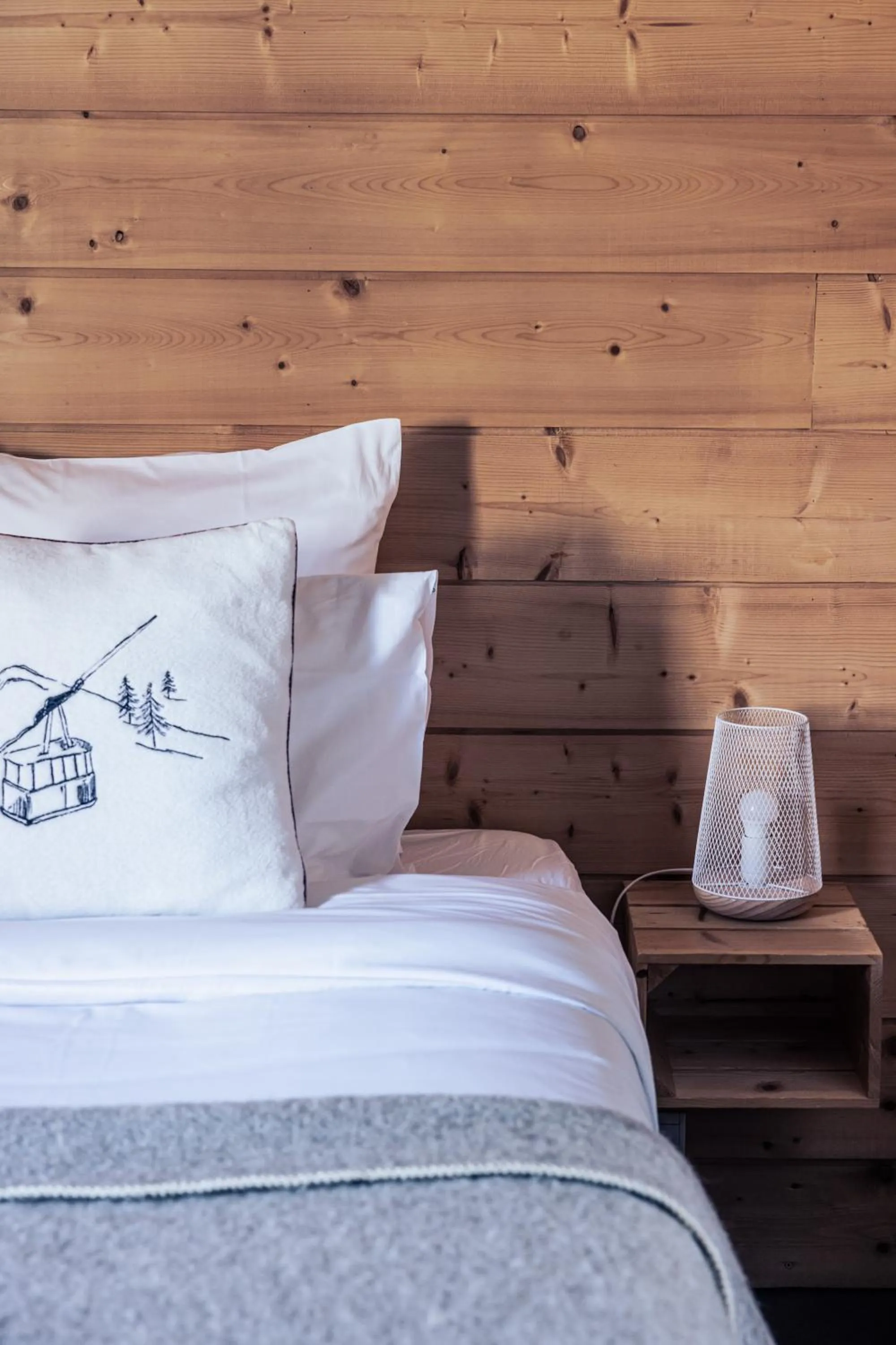 Bedroom, Bed in Le Clos du 5 - Appart Hotel Bagneres