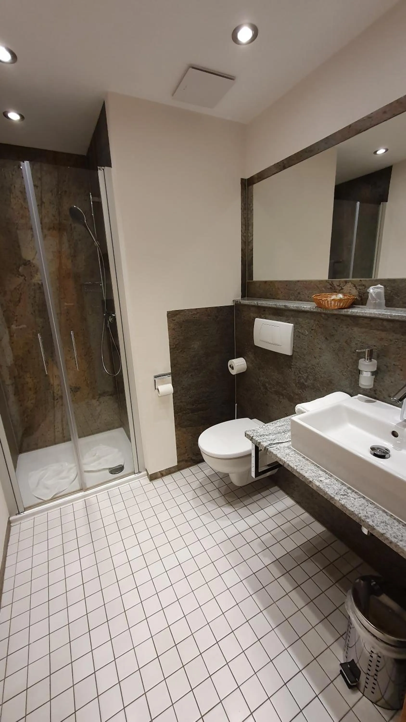 Bathroom in Hotel Zum Anker-THULLs Restaurant