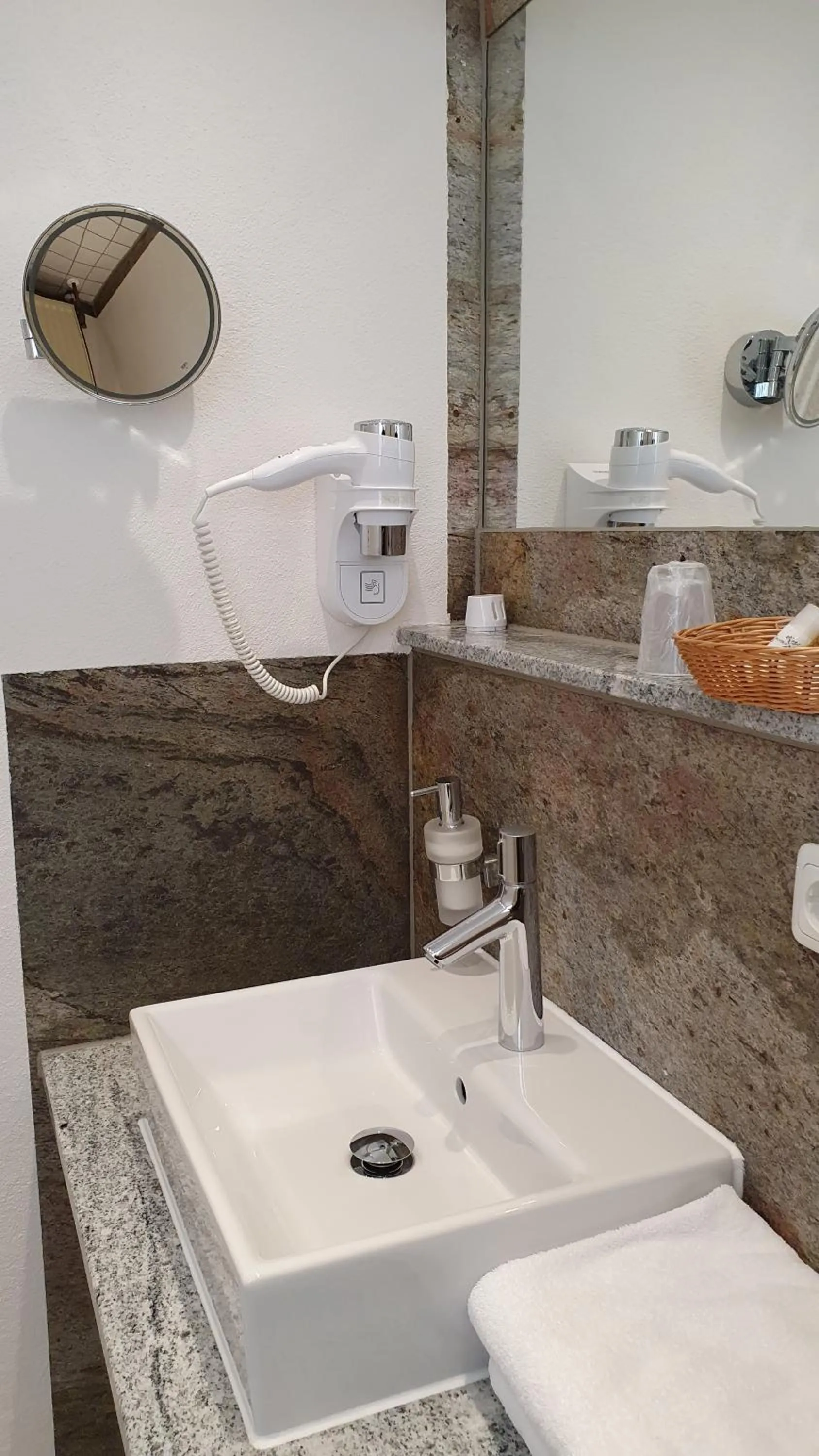 Hotel Zum Anker-THULLs Restaurant