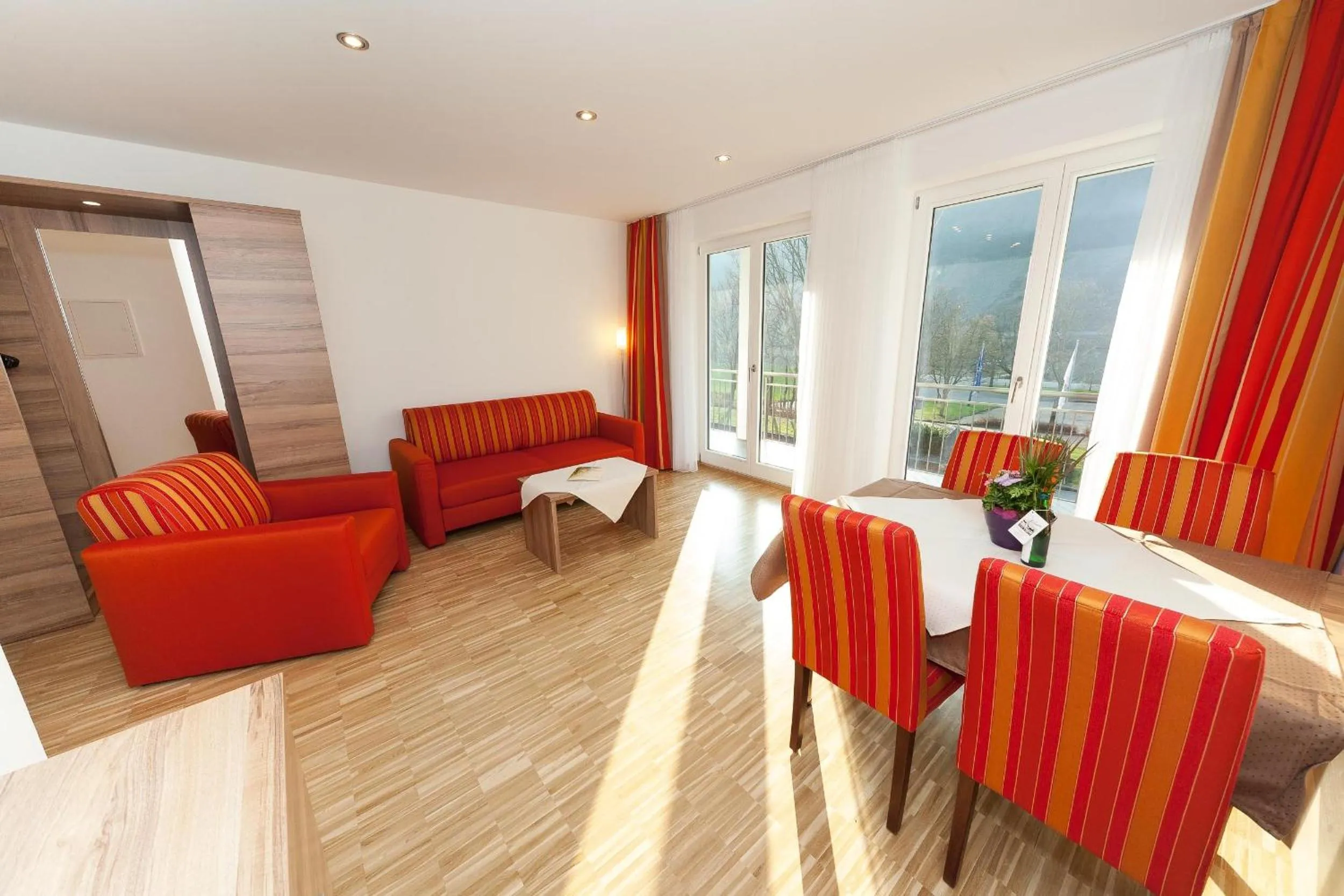 Seating area in Hotel Zum Anker-THULLs Restaurant