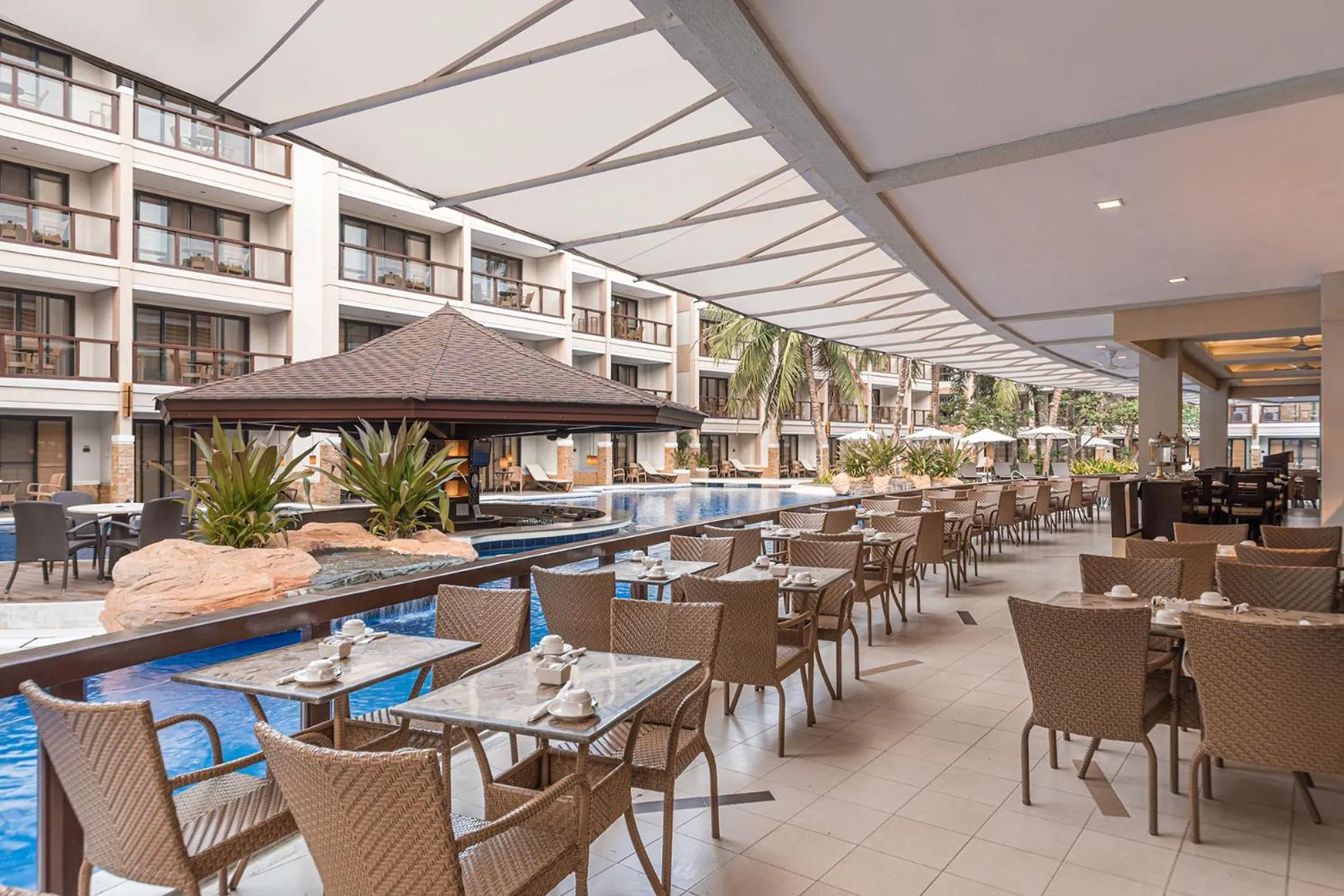 Restaurant/places to eat in Henann Lagoon Resort