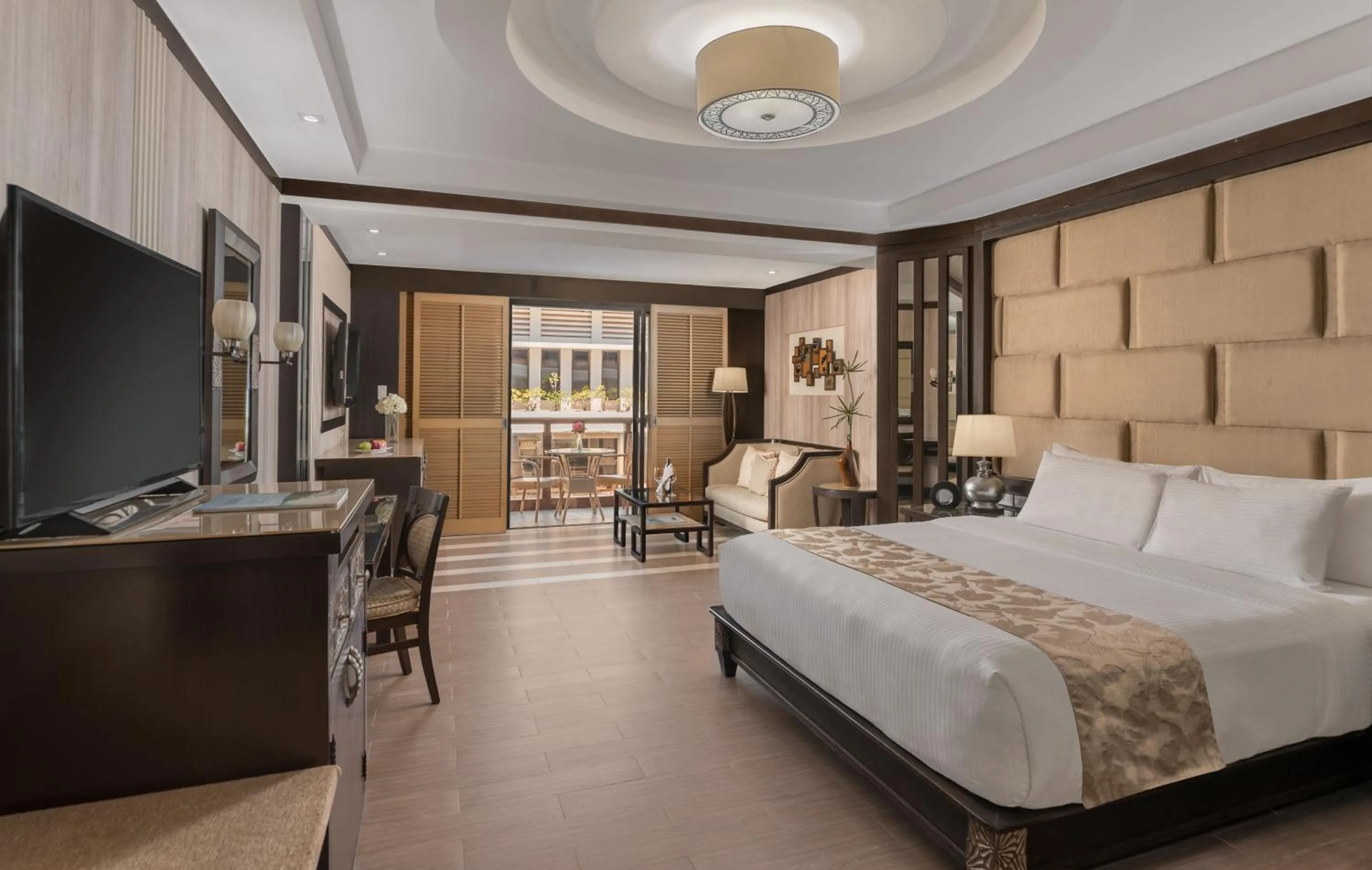 Bed in Henann Lagoon Resort