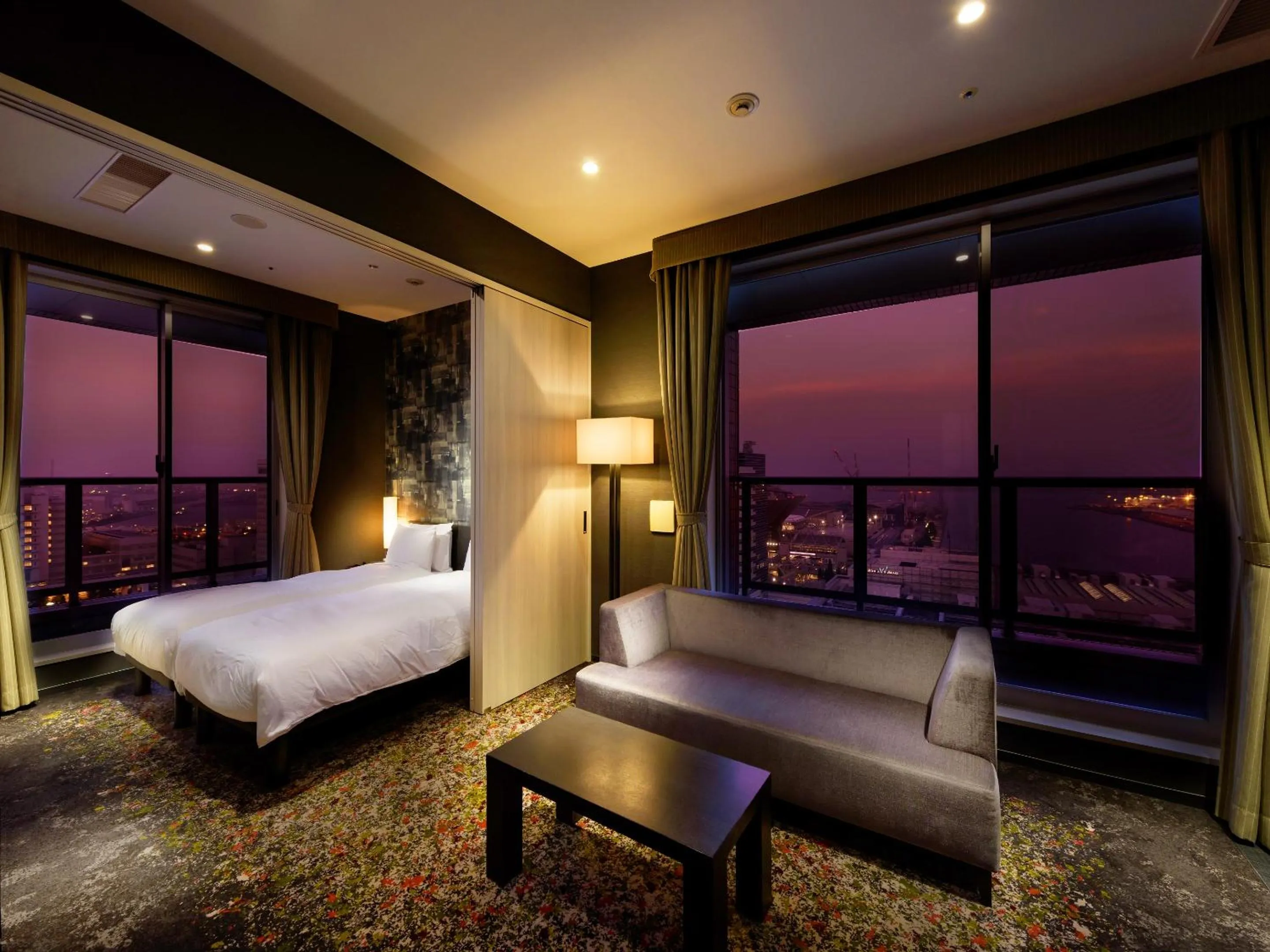 View (from property/room), Bed in Sotetsu Grand Fresa Tokyo-Bay Ariake