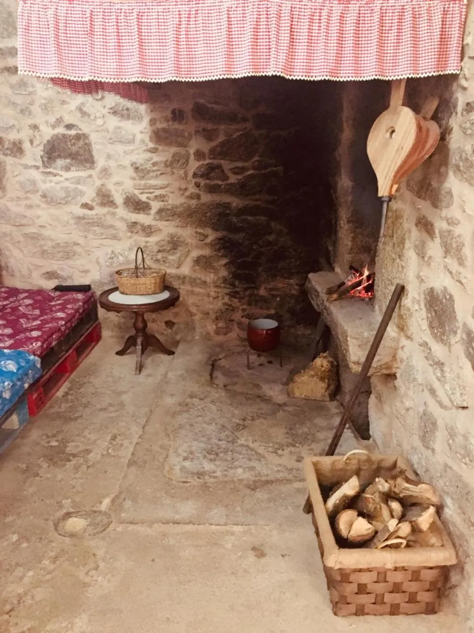 BBQ facilities in Albergue-Hostel Casa da Gandara