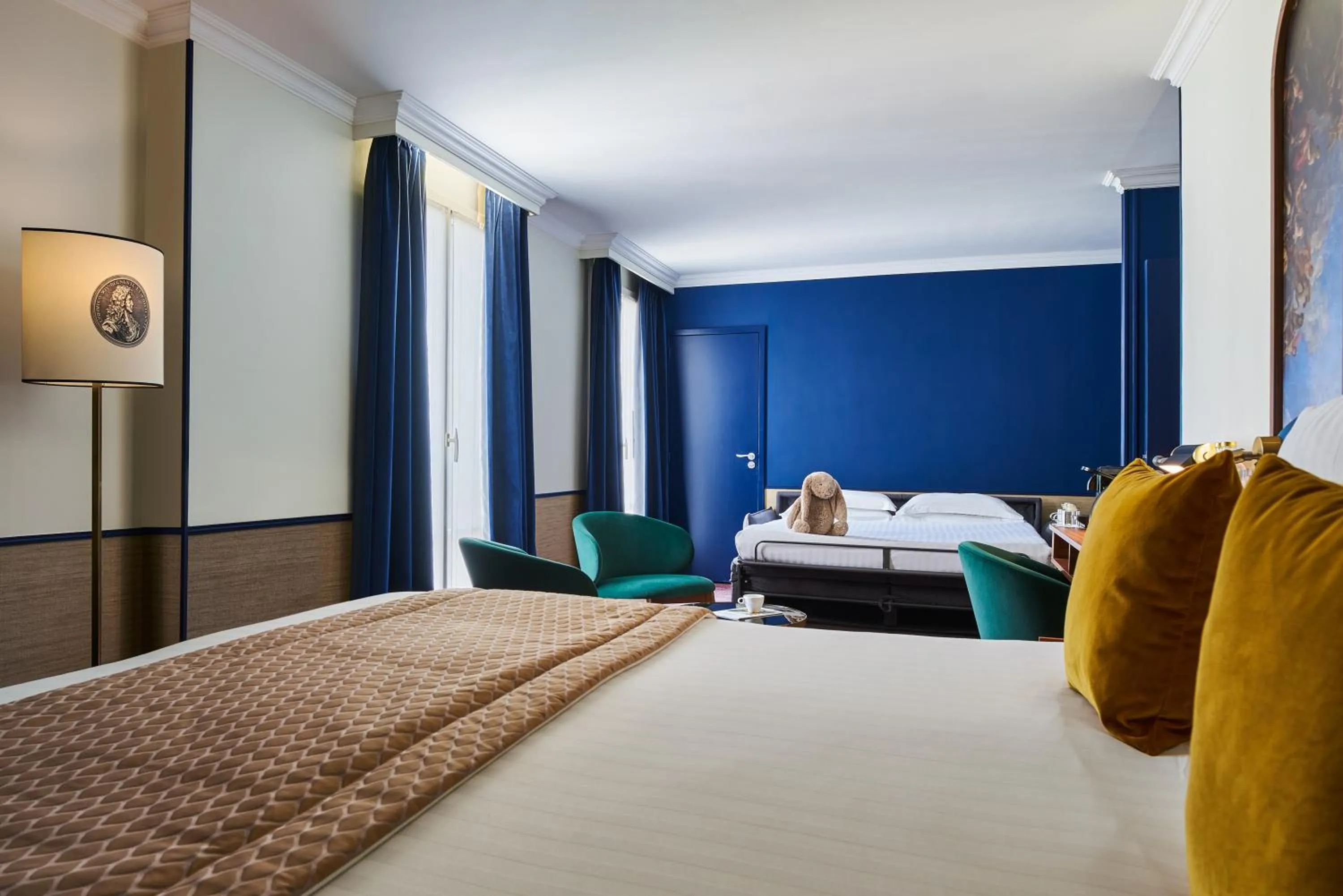 Bed in Hôtel Le Versailles