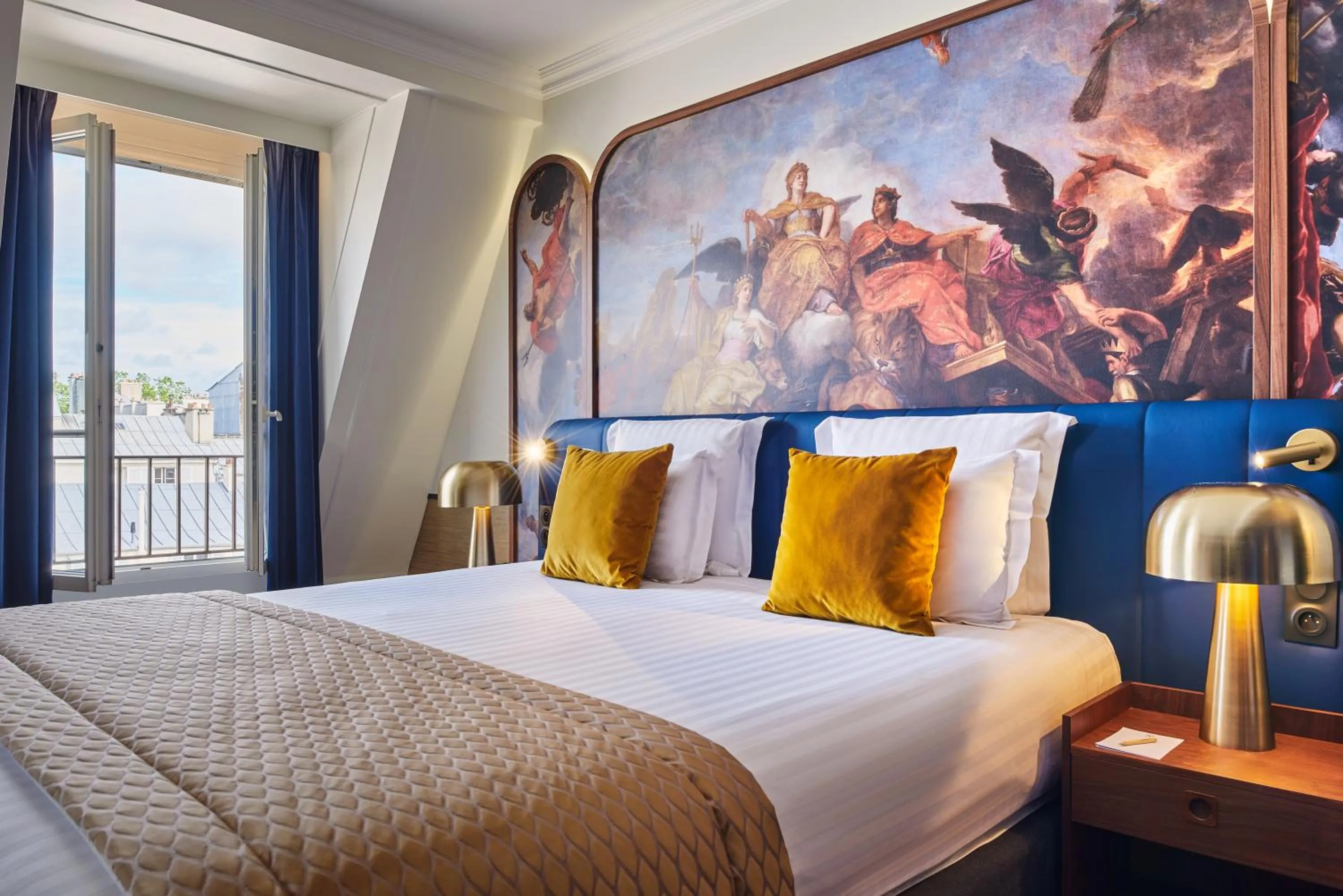 Bed in Hôtel Le Versailles