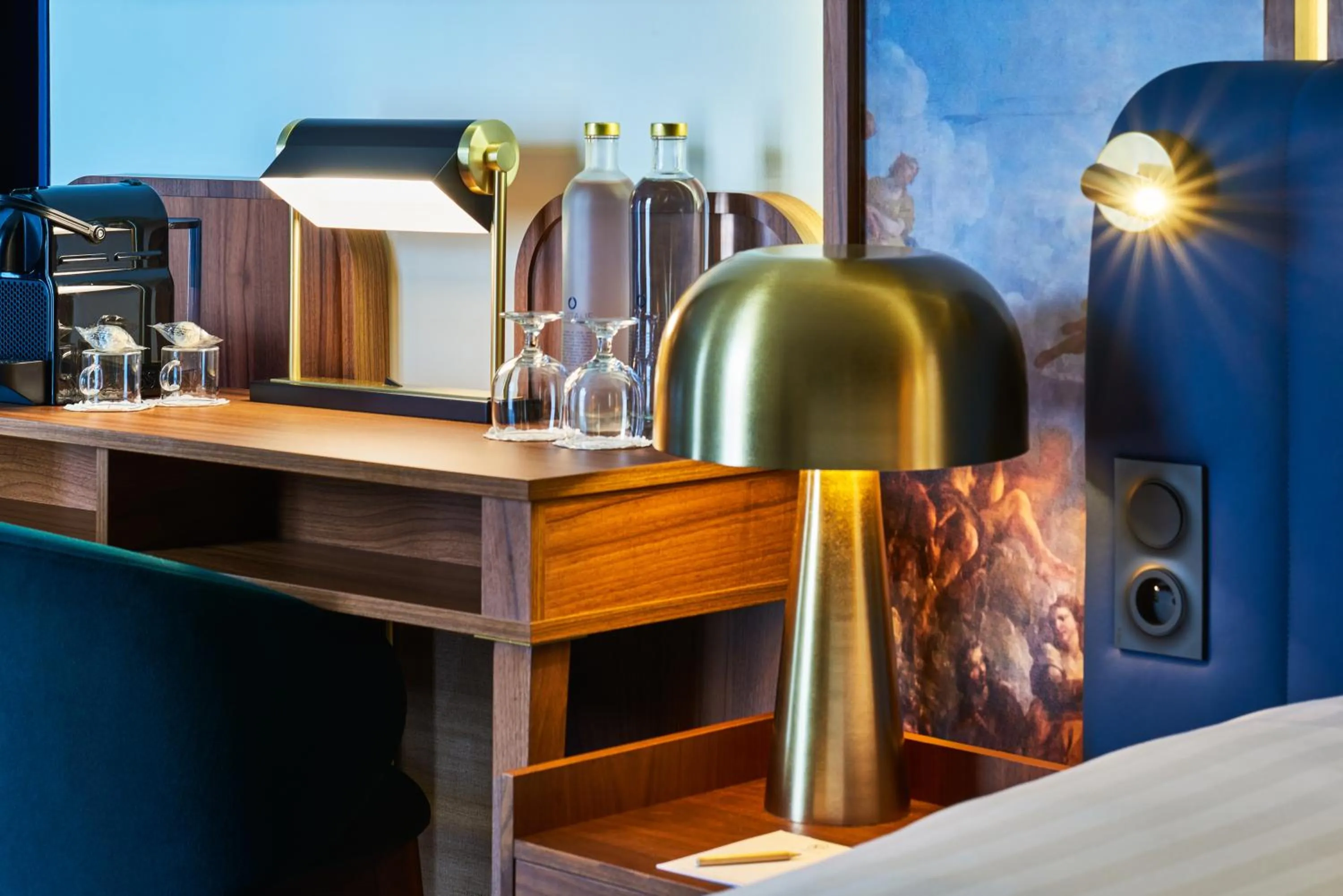 Decorative detail in Hôtel Le Versailles