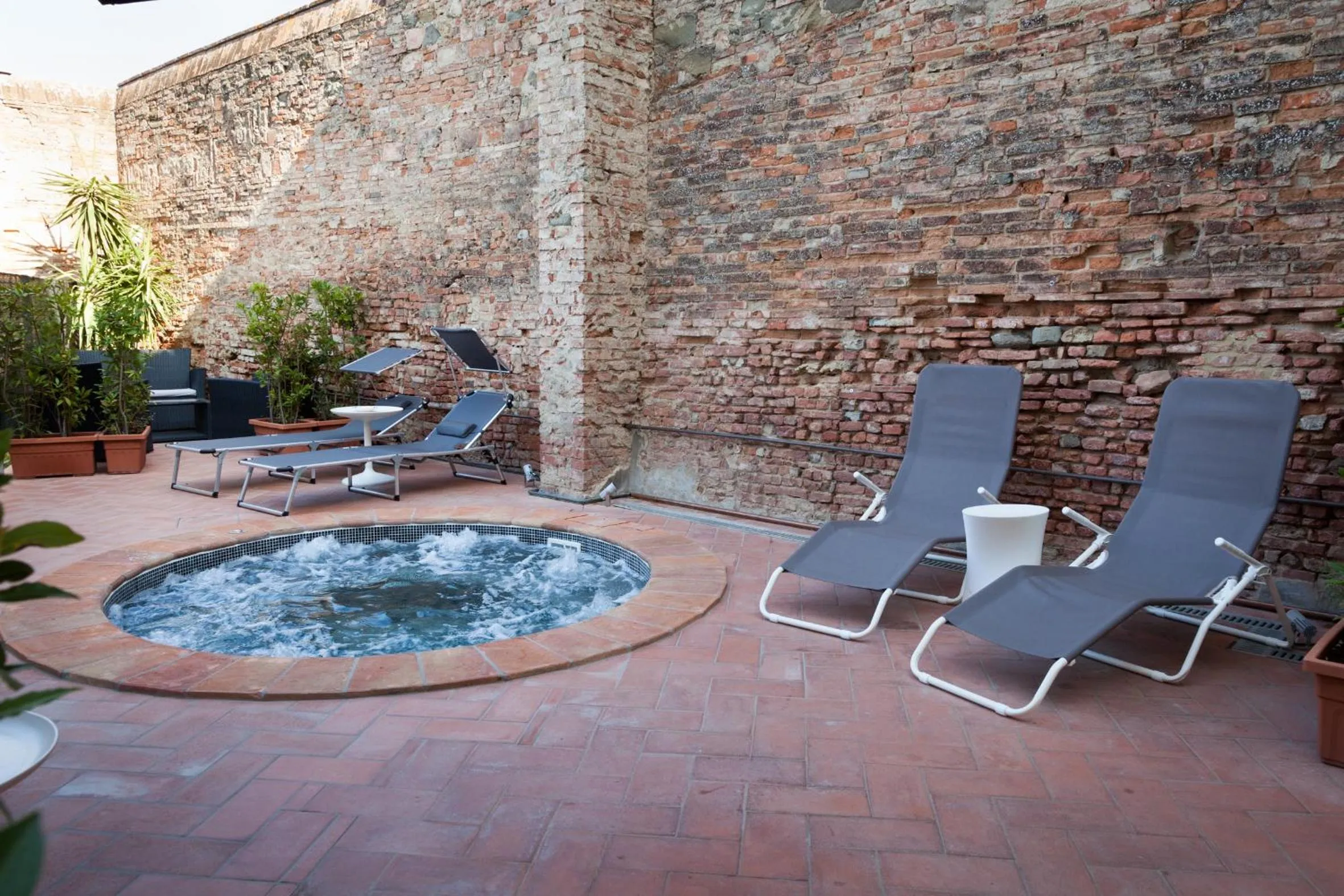 Hot Tub in Hotel San Miniato
