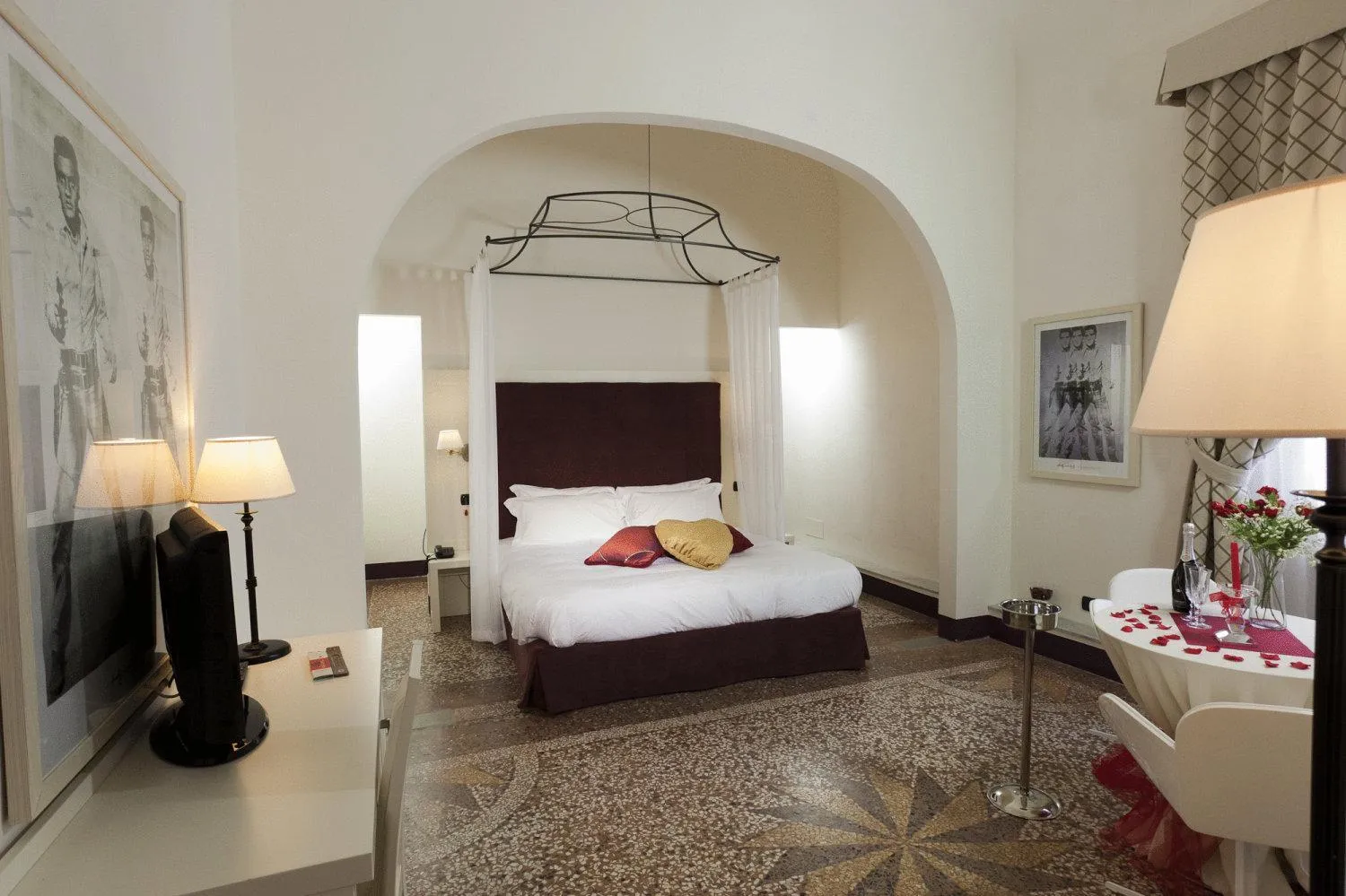 Bed in Hotel San Miniato