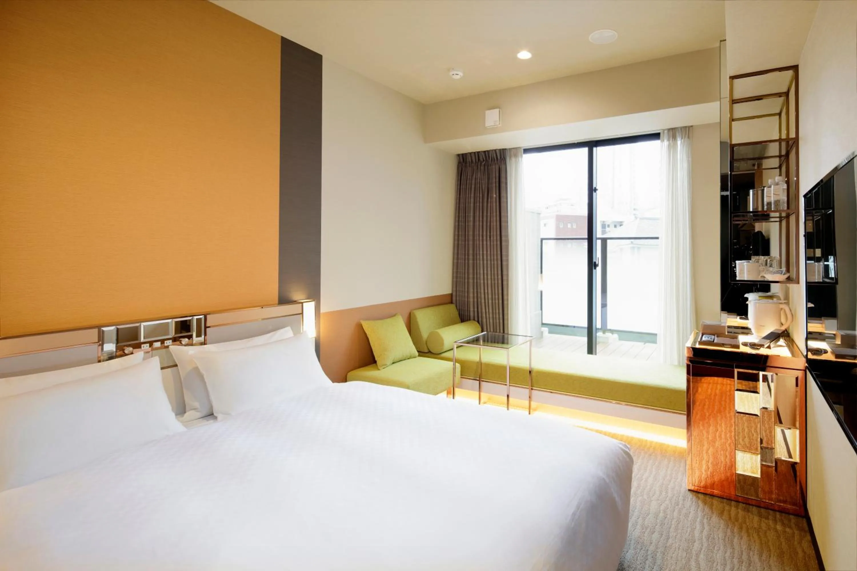 Photo of the whole room, Bed in Candeo Hotels Tokyo Roppongi