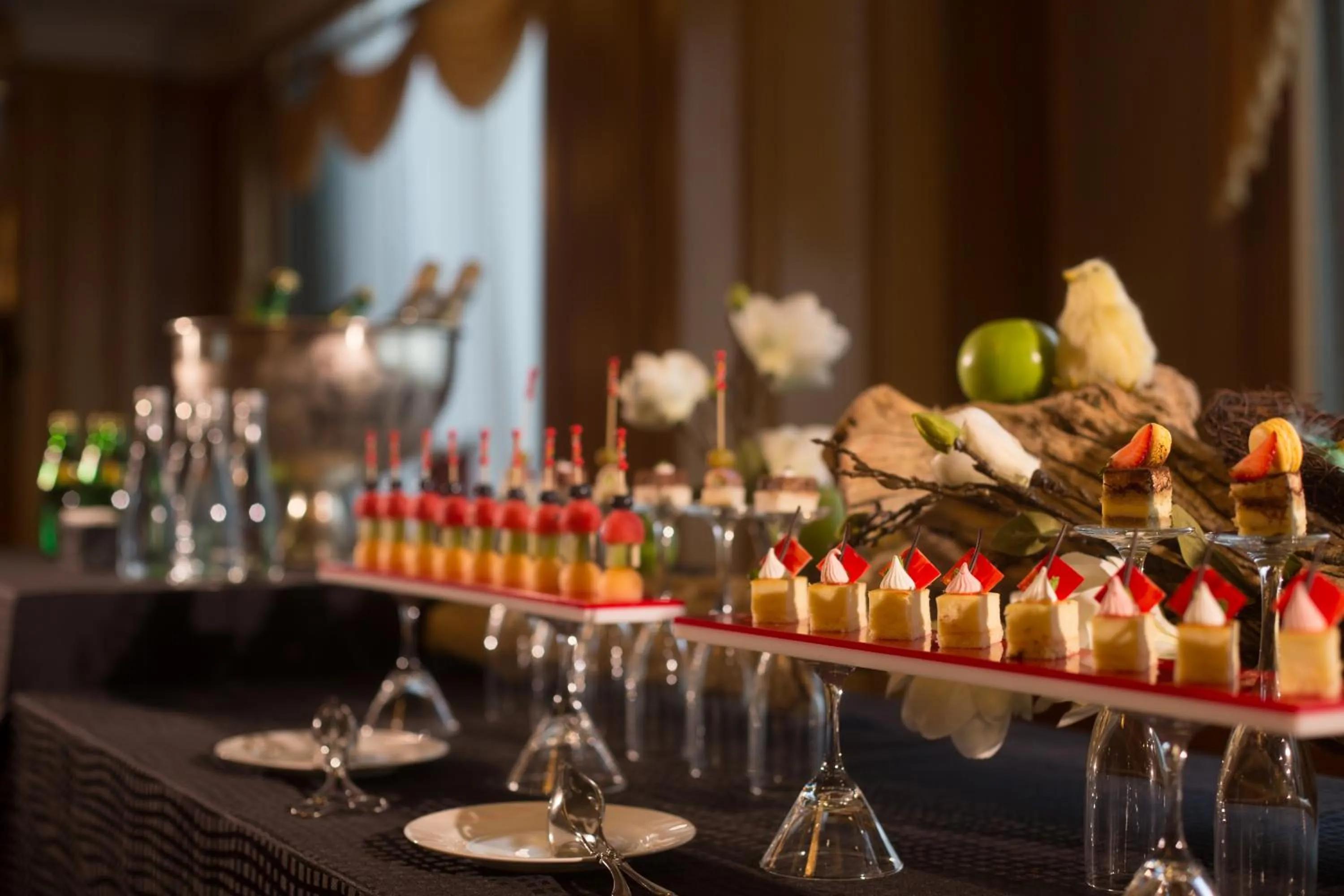 Lounge or bar in Shangri-La Harbin