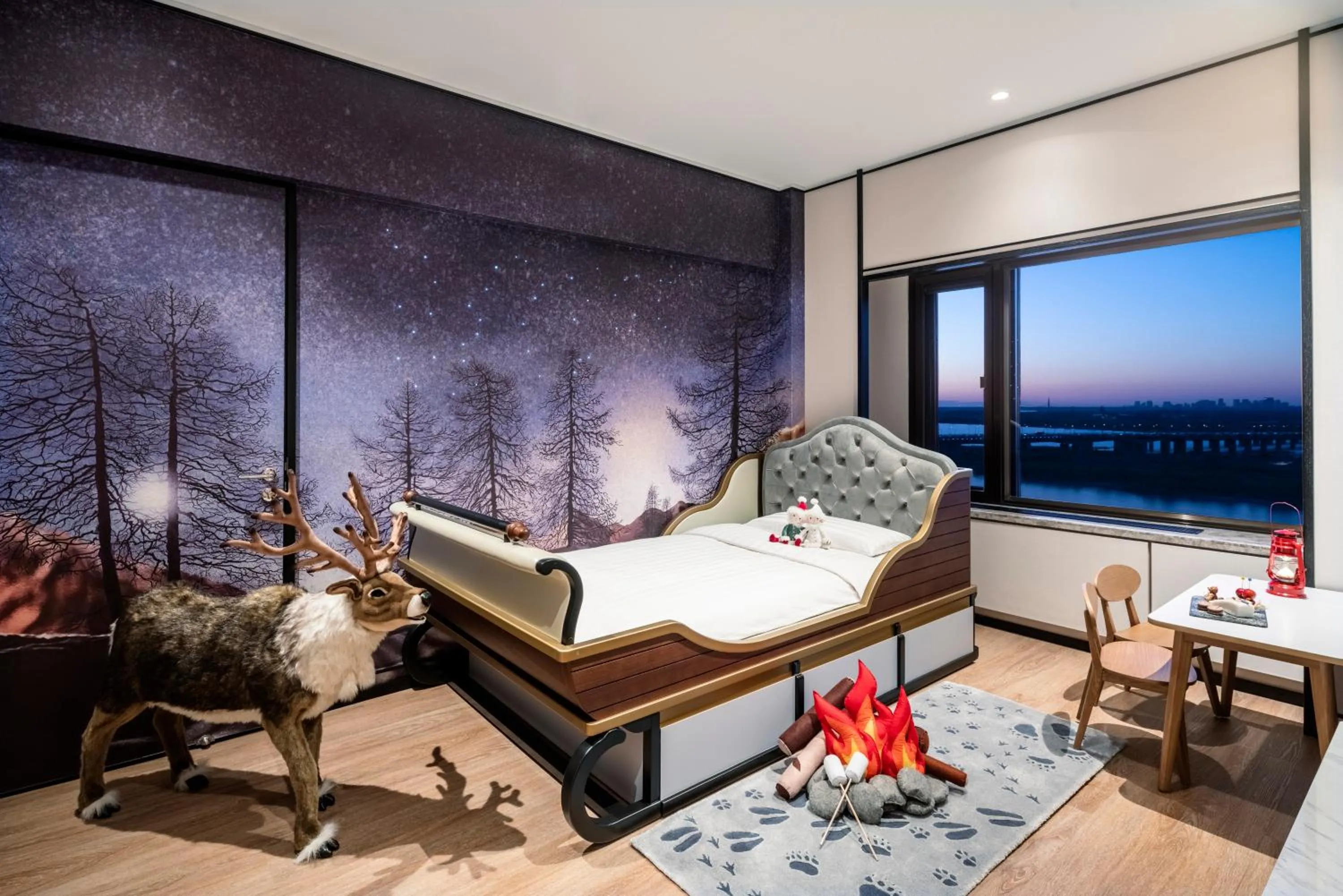 children, Bed in Shangri-La Harbin