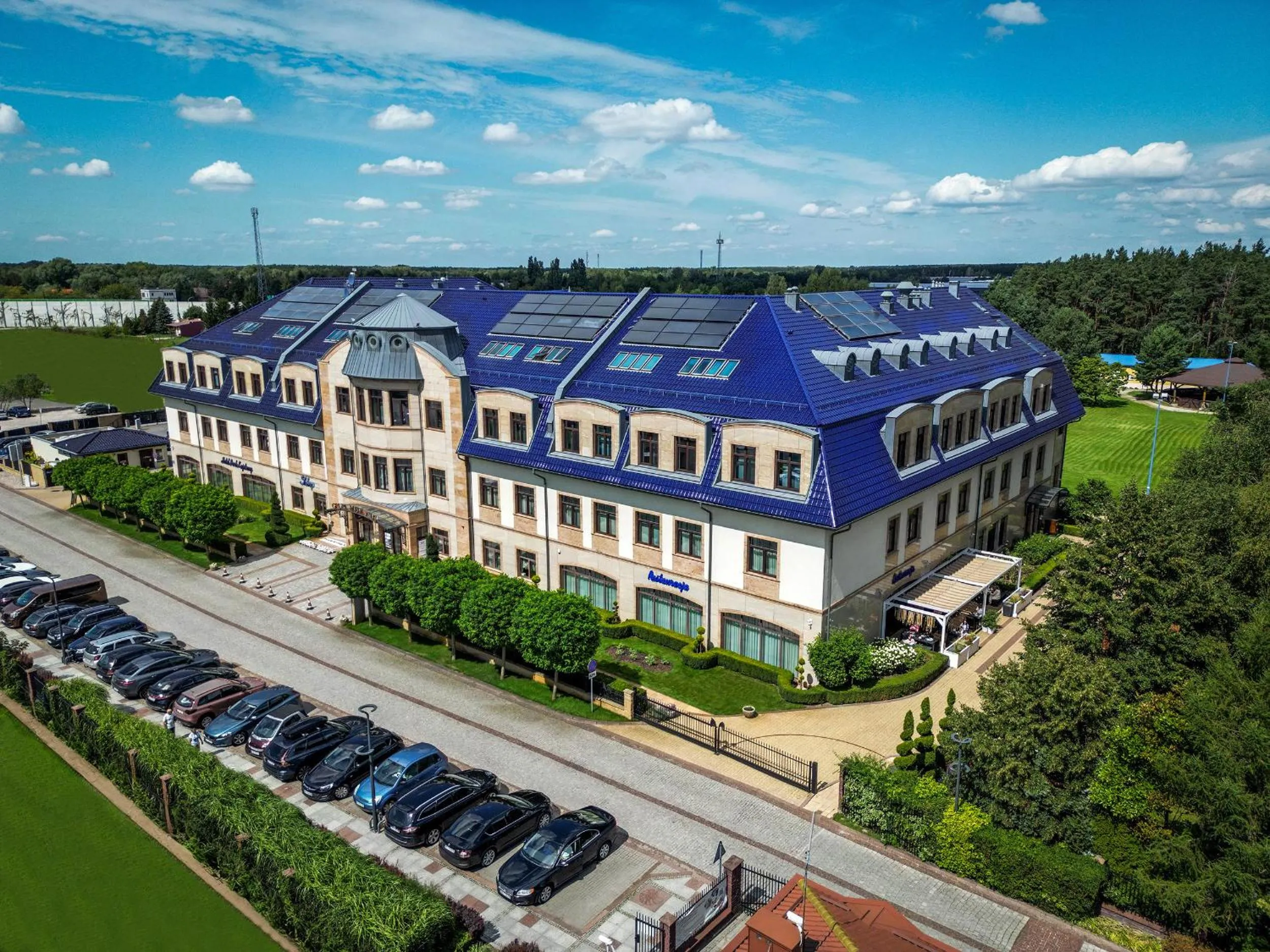 Property building in Hotel Park Kajetany