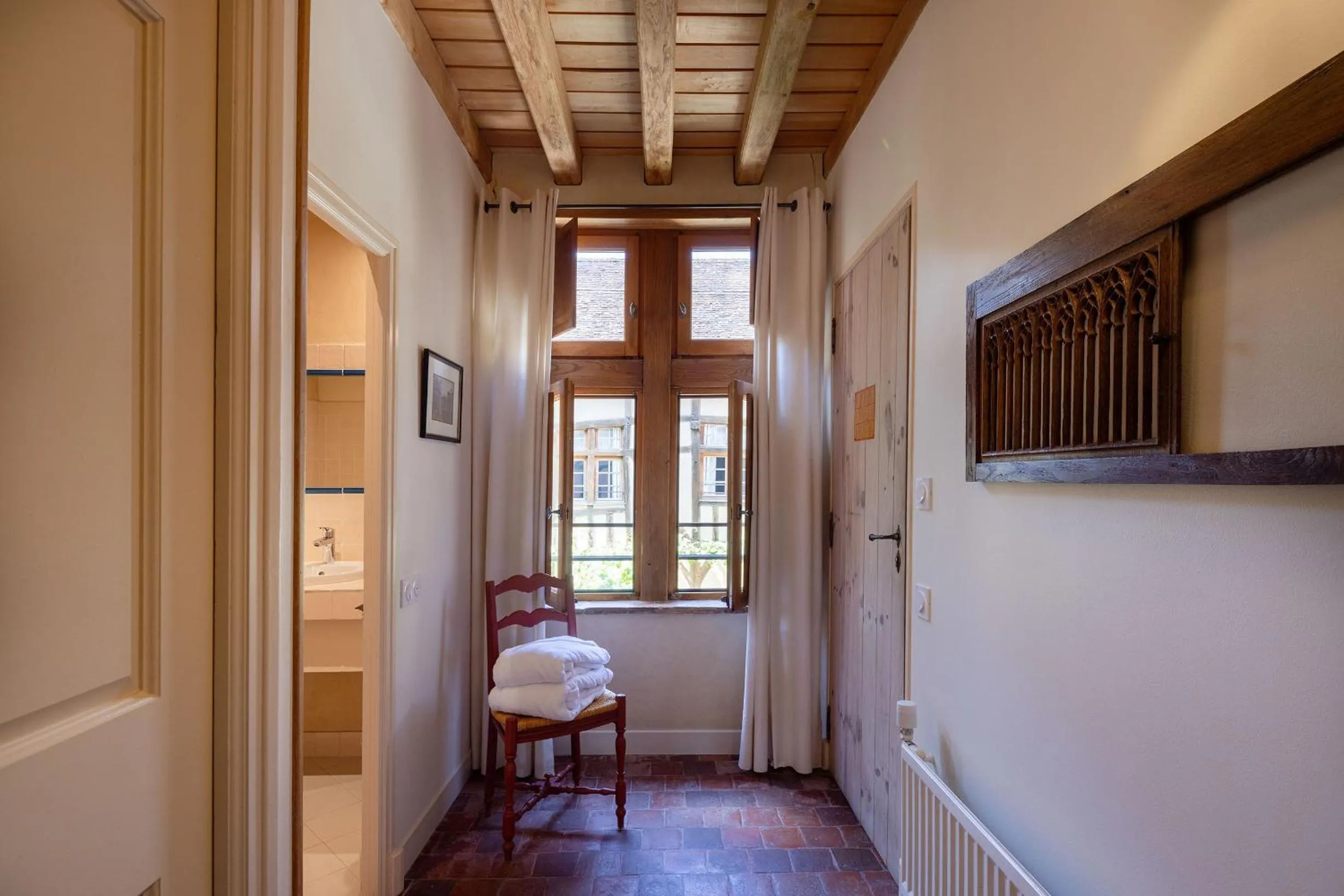 Bedroom in Le Champ des Oiseaux Hôtel & Spa