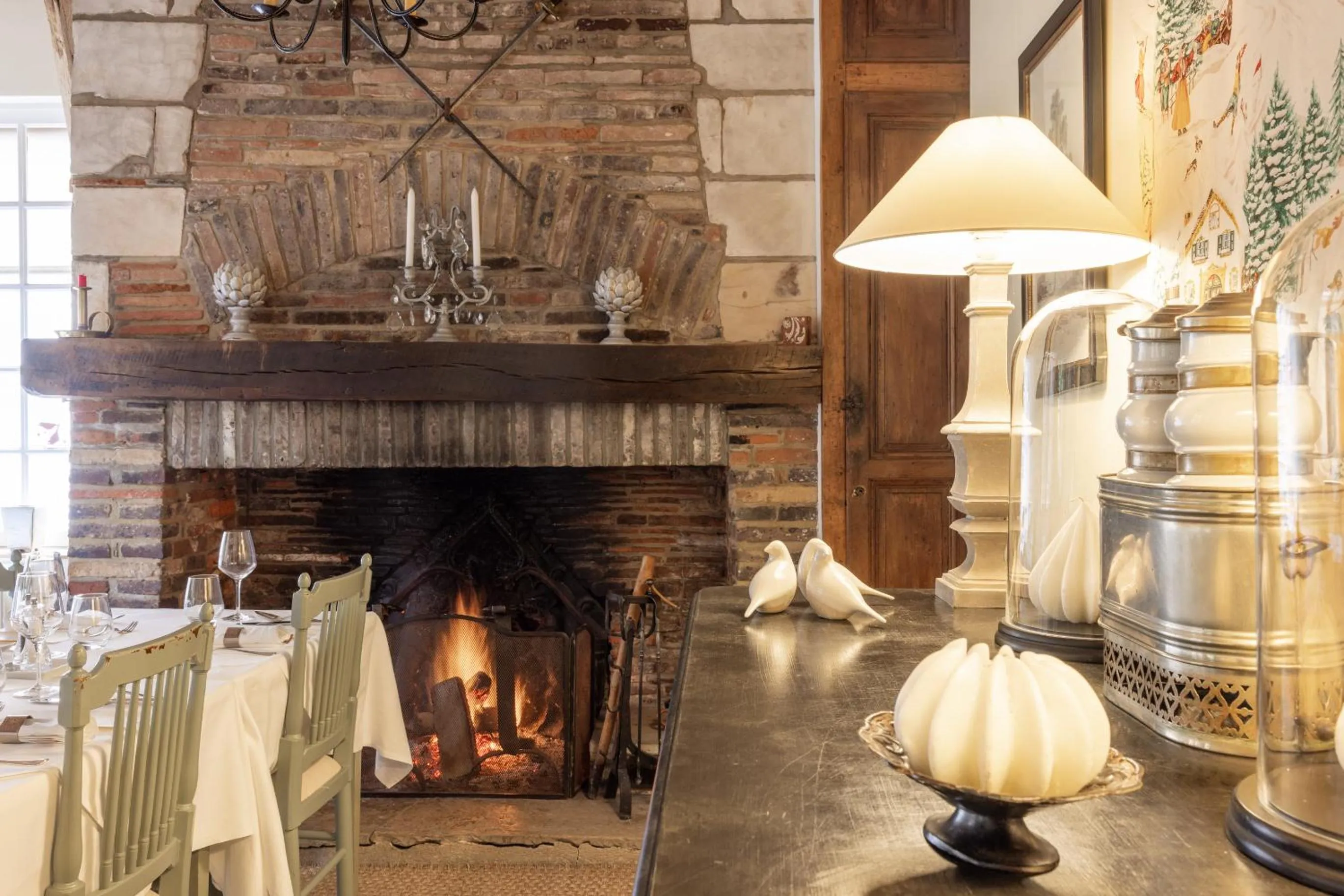 Restaurant/places to eat in Le Champ des Oiseaux Hôtel & Spa