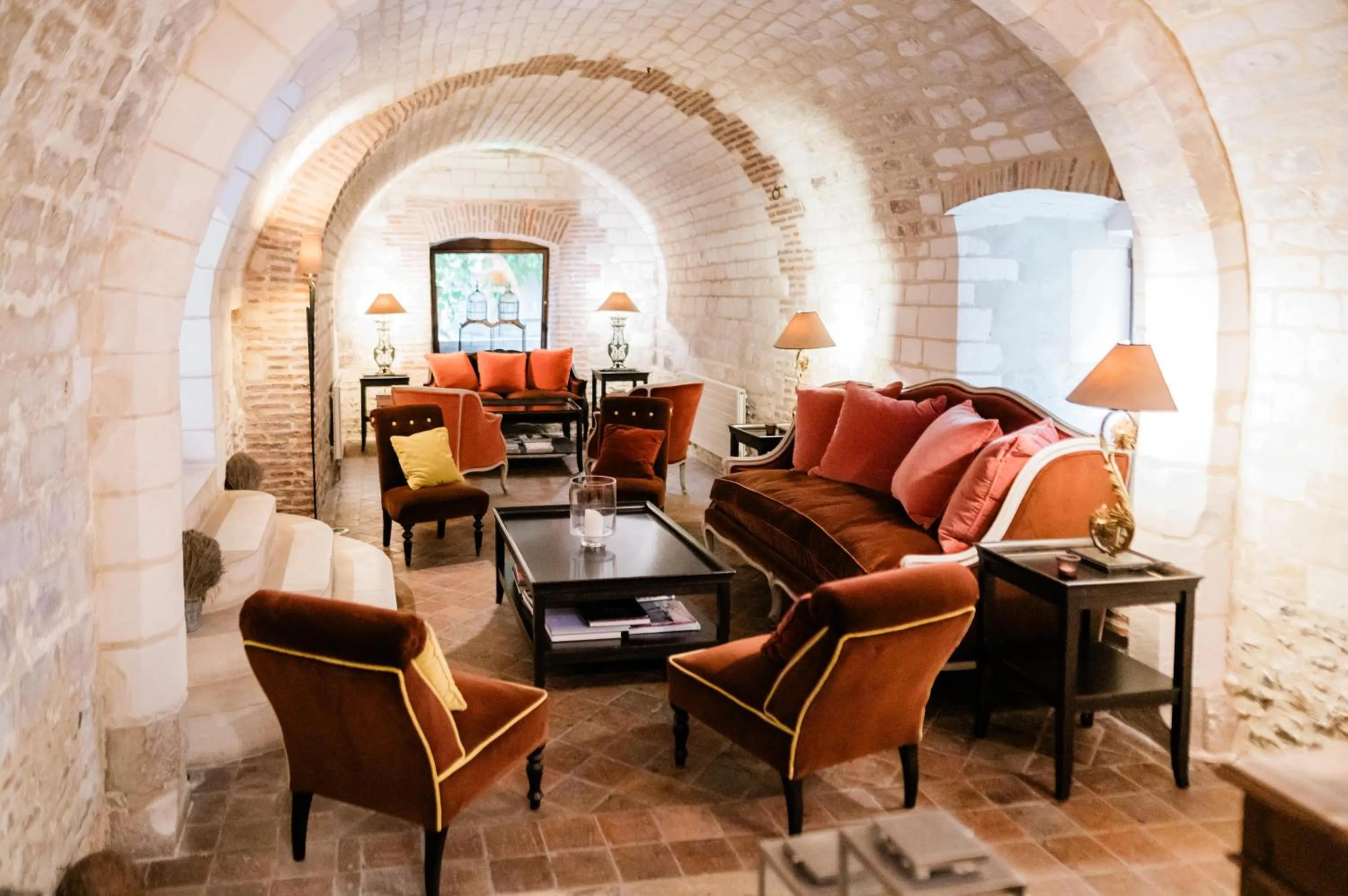 Lounge or bar in Le Champ des Oiseaux Hôtel & Spa