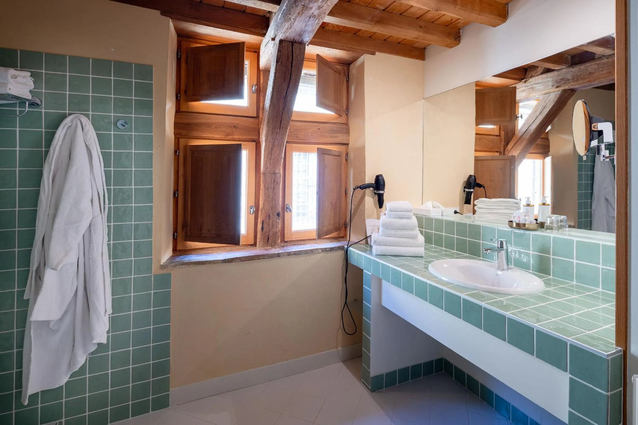 Bathroom in Le Champ des Oiseaux Hôtel & Spa