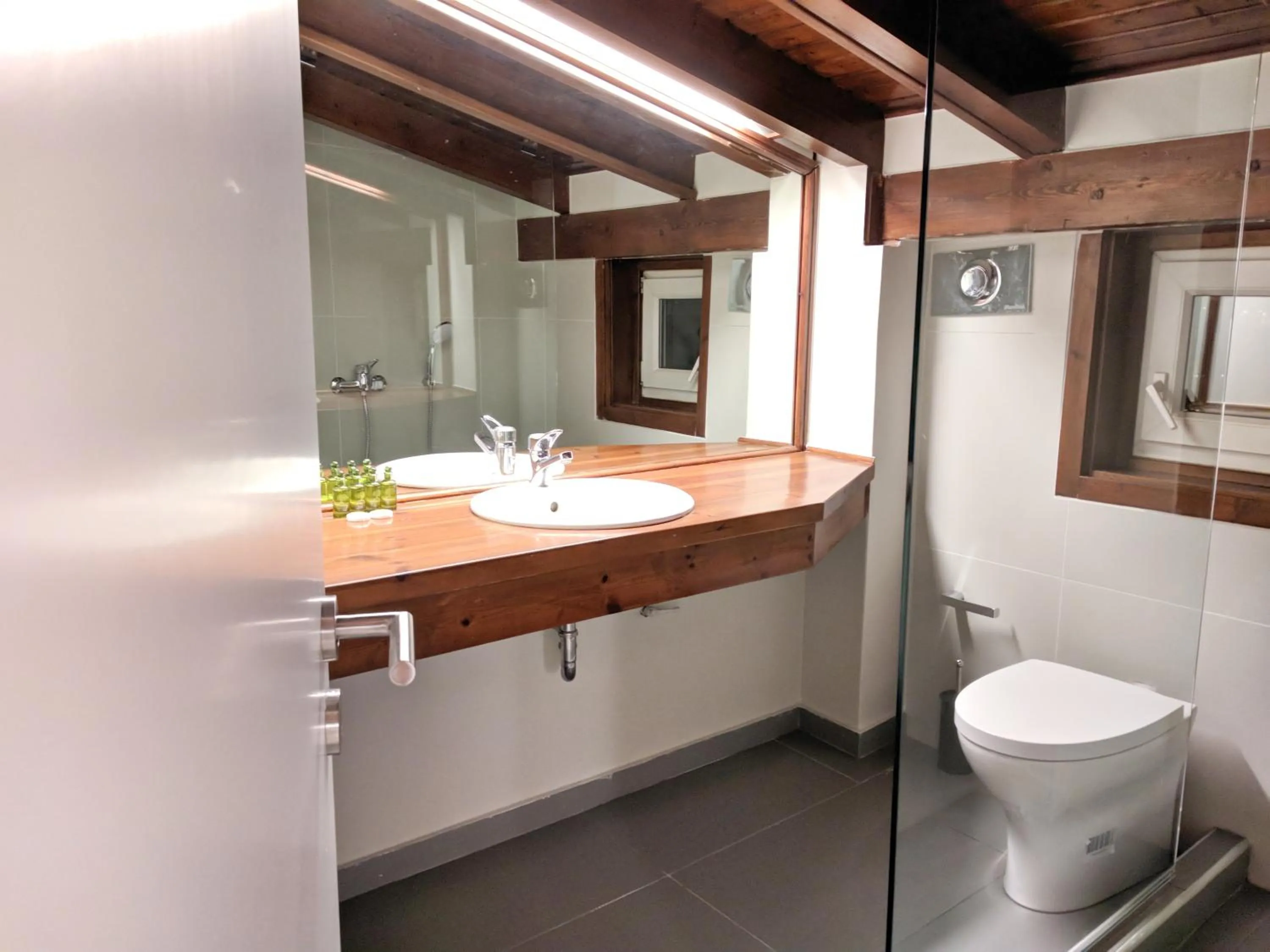 Bathroom in Vivo Apartments