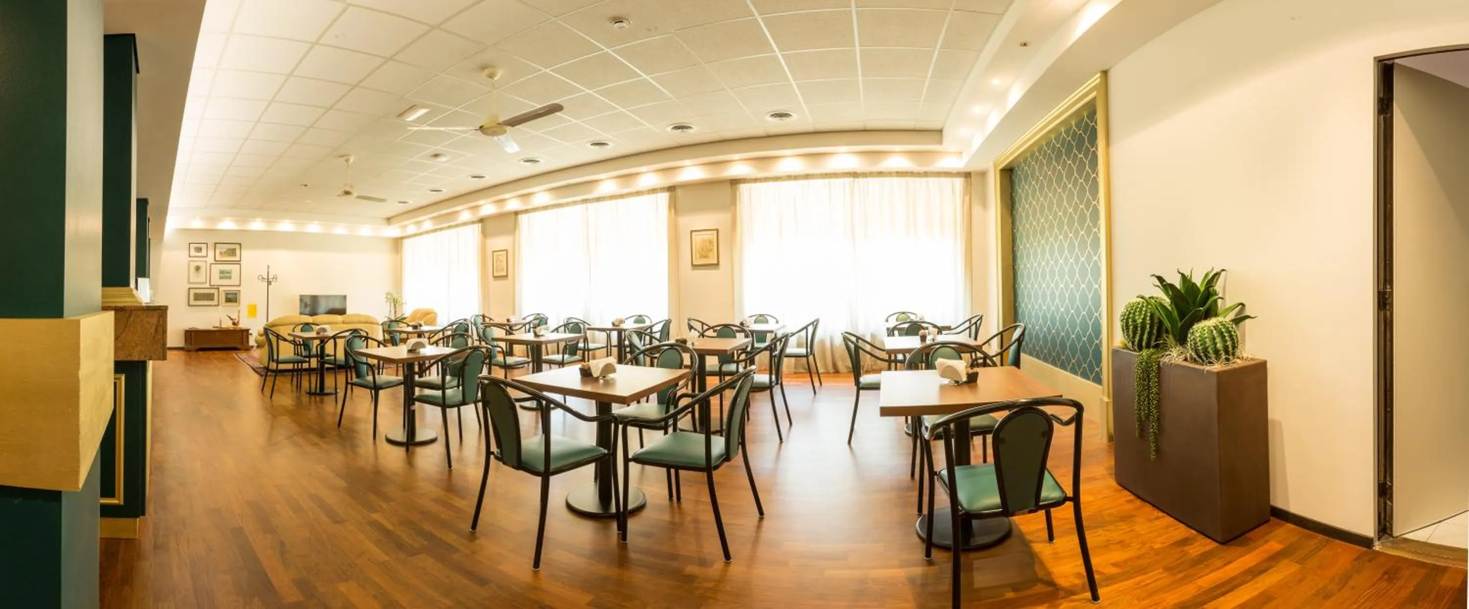 Breakfast in Hotel Quadrifoglio