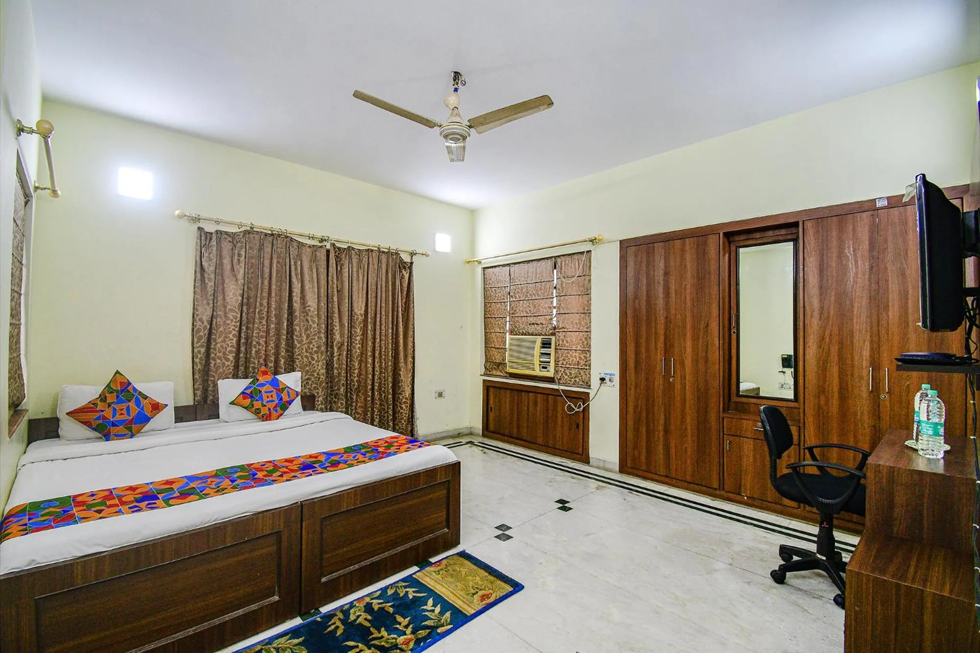 Deluxe Room - single occupancy in FabExpress Ullash Residency