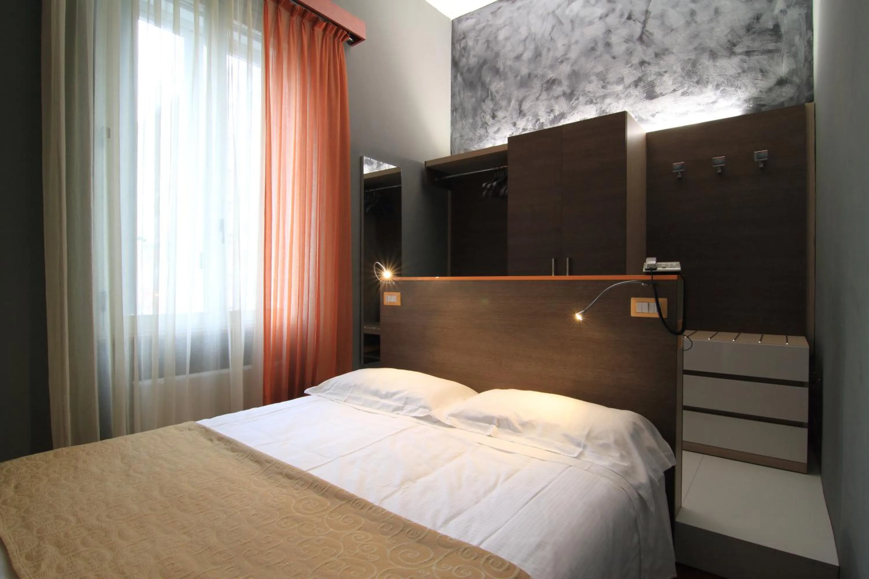 Bedroom, Bed in Hotel Metrò