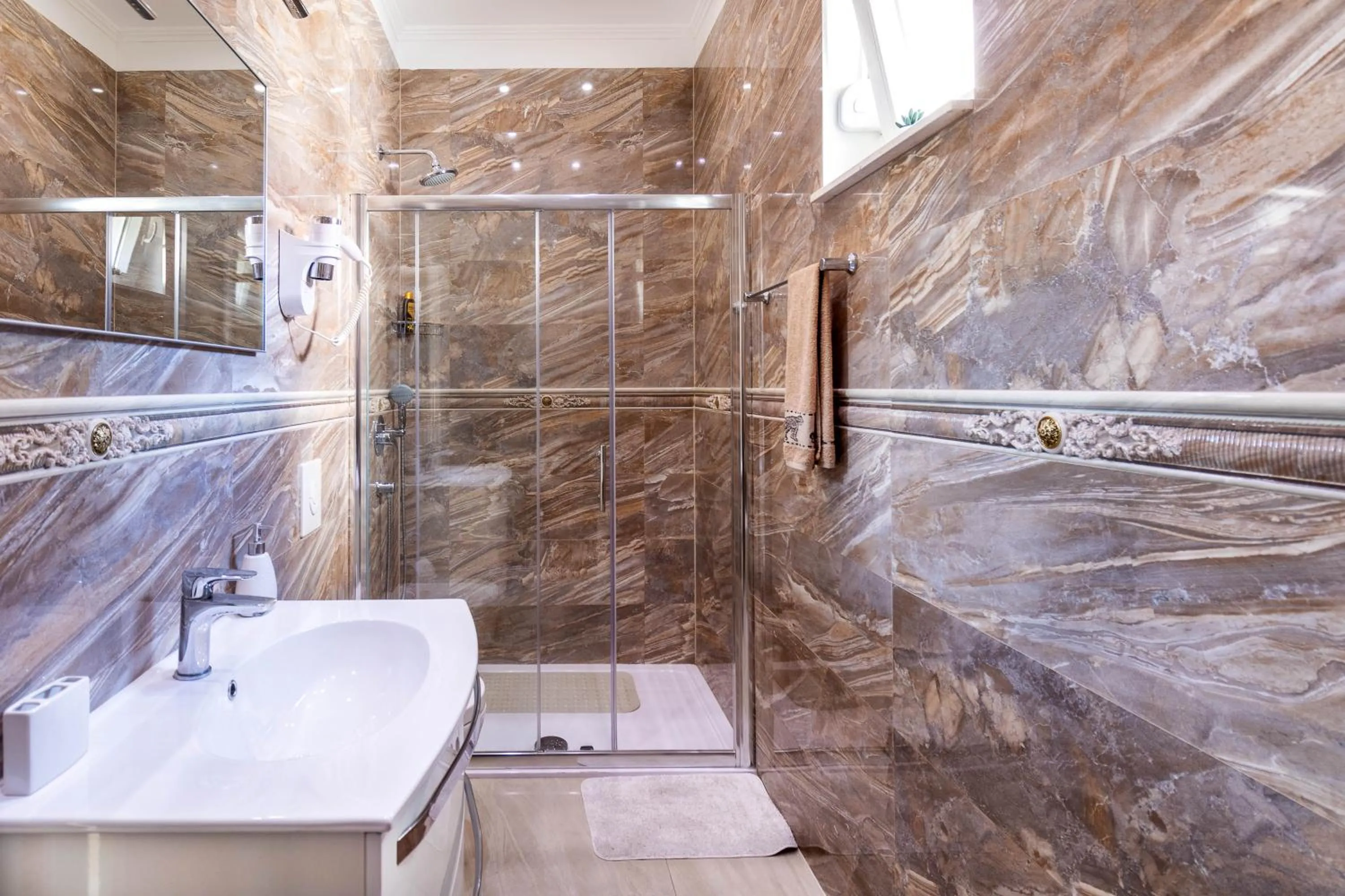 Bathroom in StaySplitBay