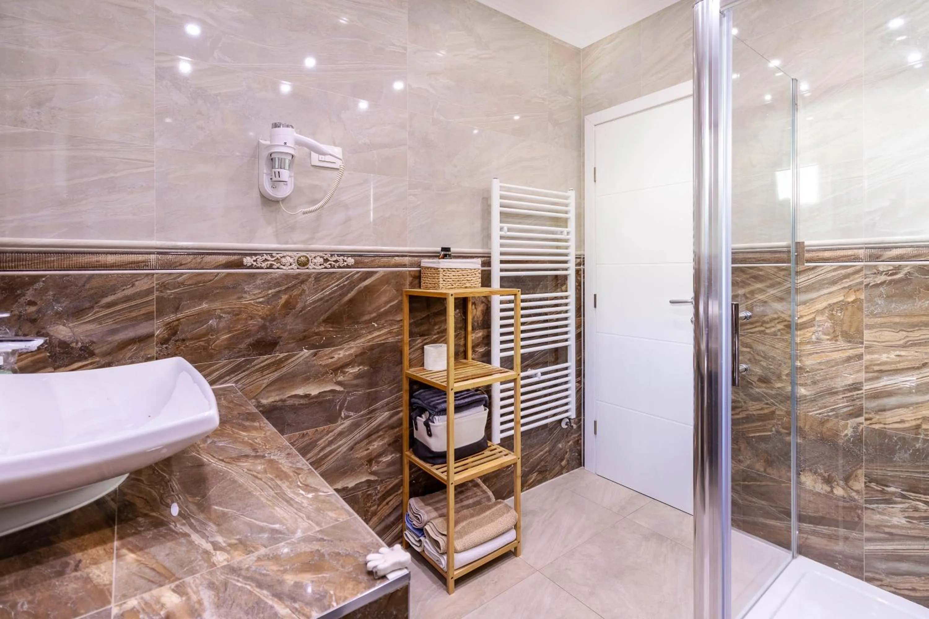 Bathroom in StaySplitBay