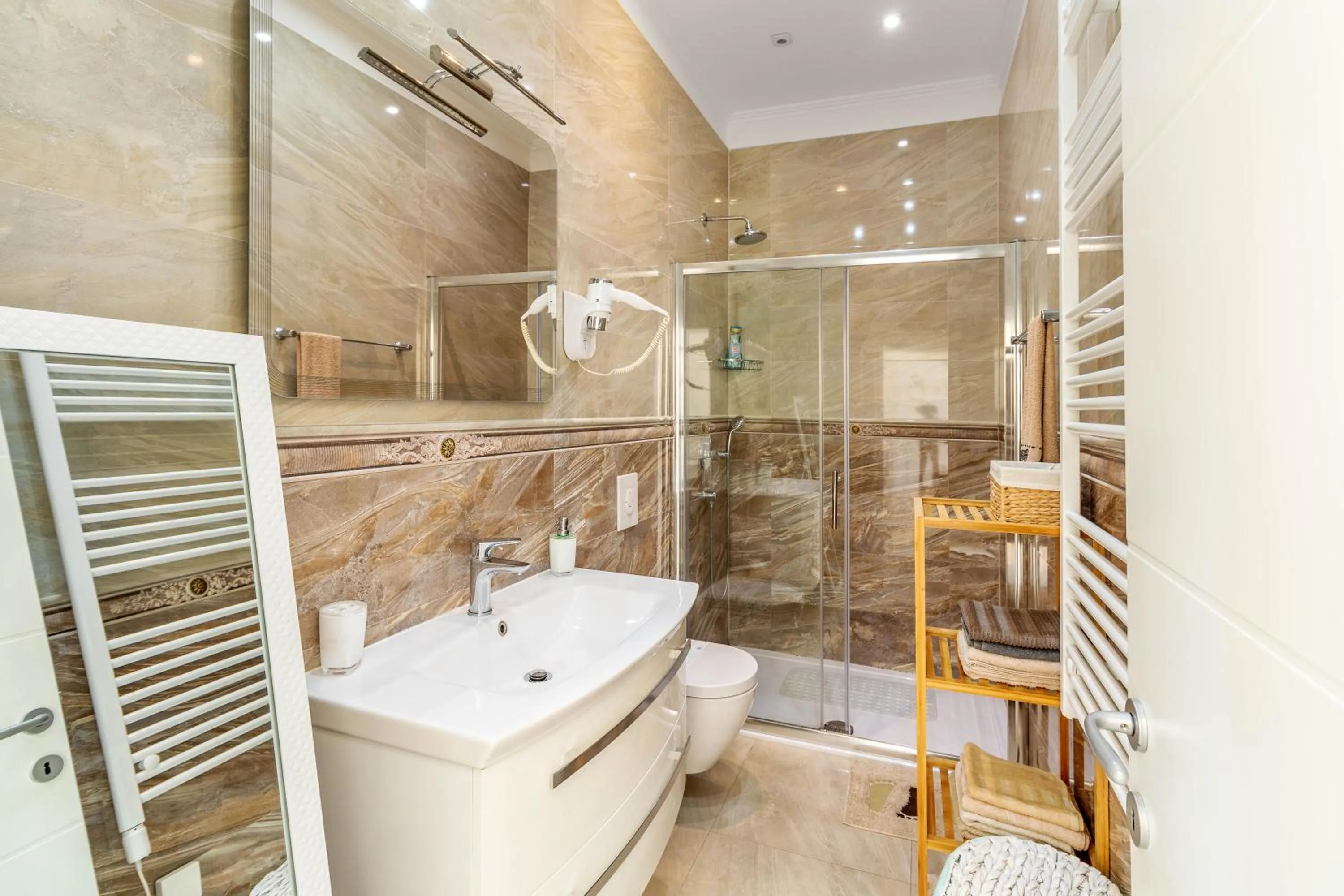 Bathroom in StaySplitBay