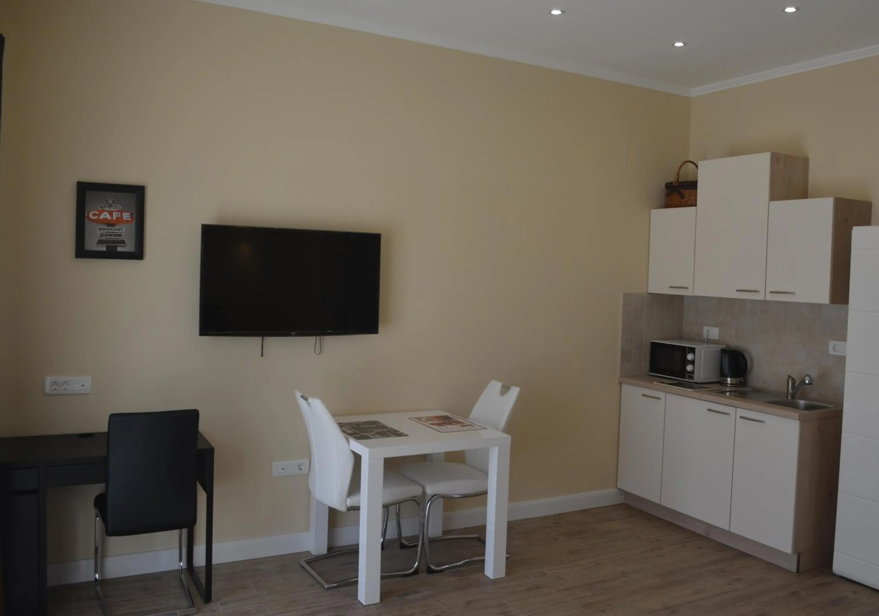 Dining area in StaySplitBay