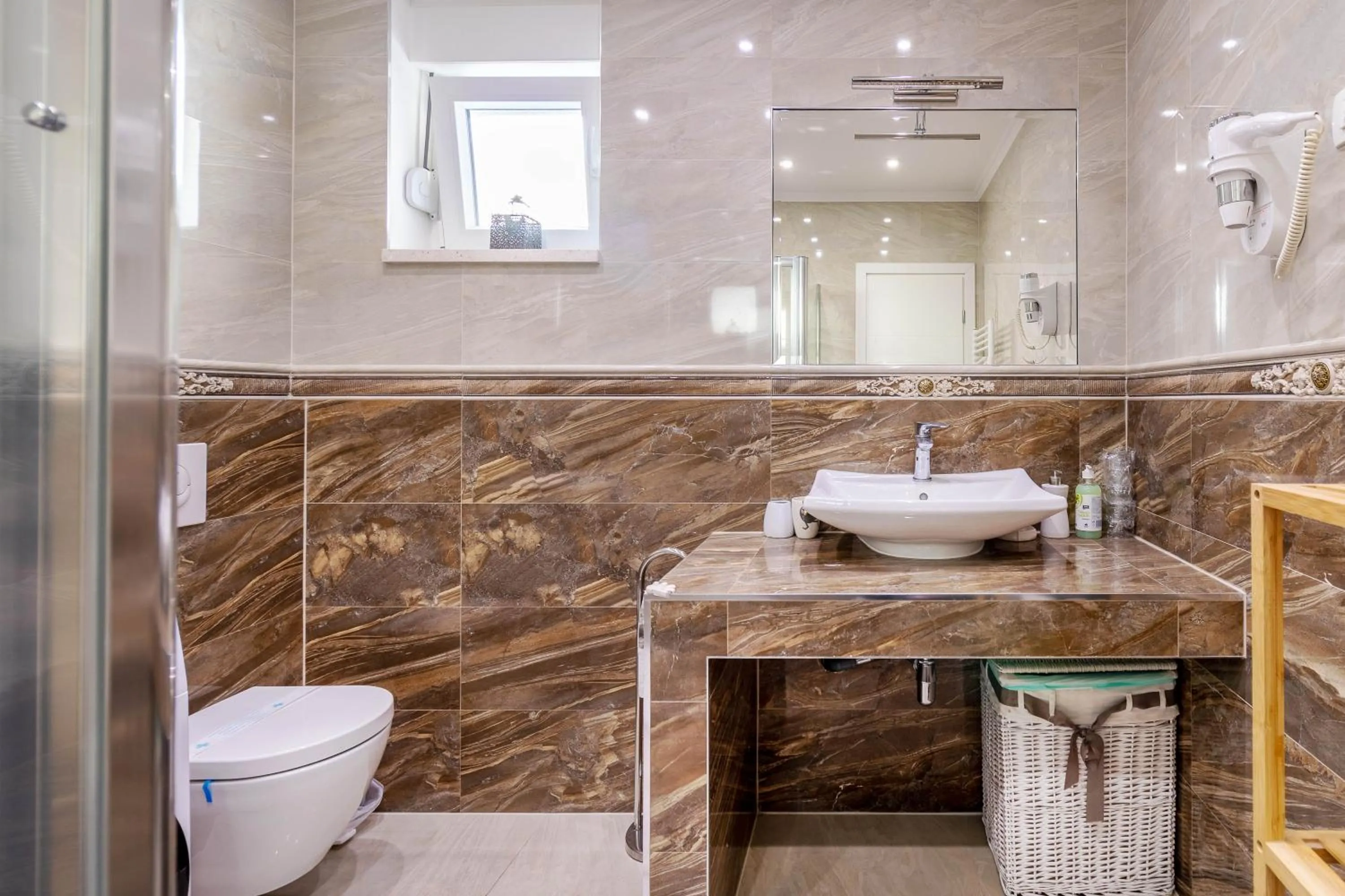 Bathroom in StaySplitBay