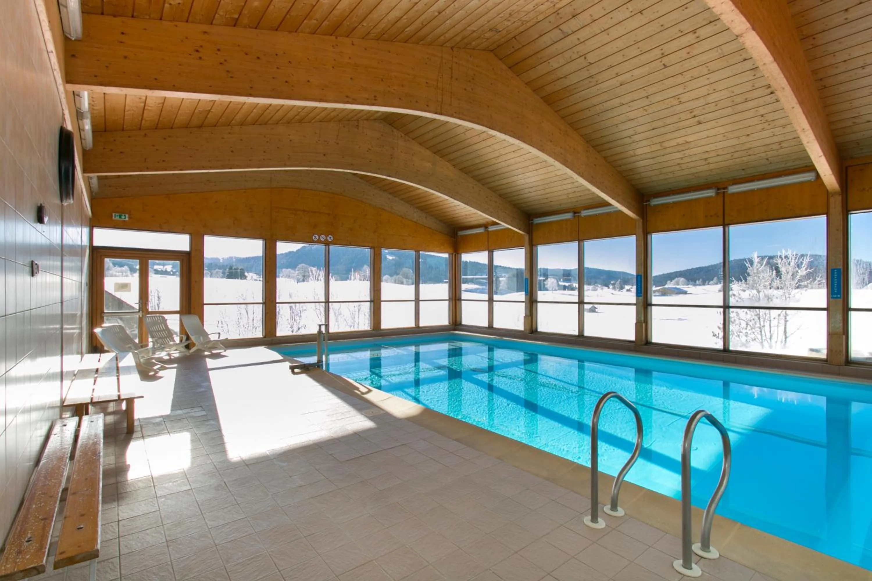 Swimming pool in Résidence Les Clarines ( by Popinns )