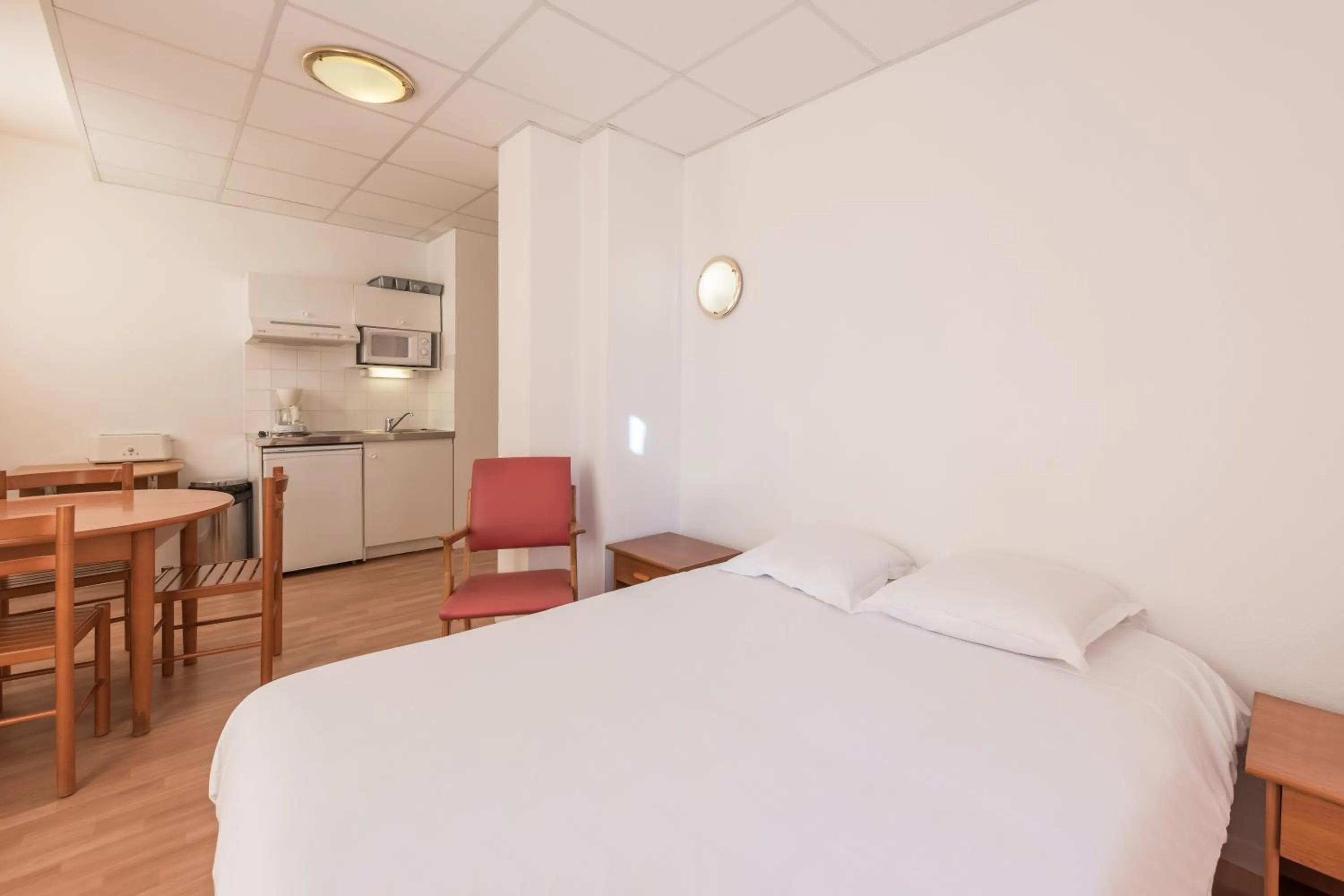 Bedroom, Bed in City Résidence Termalia