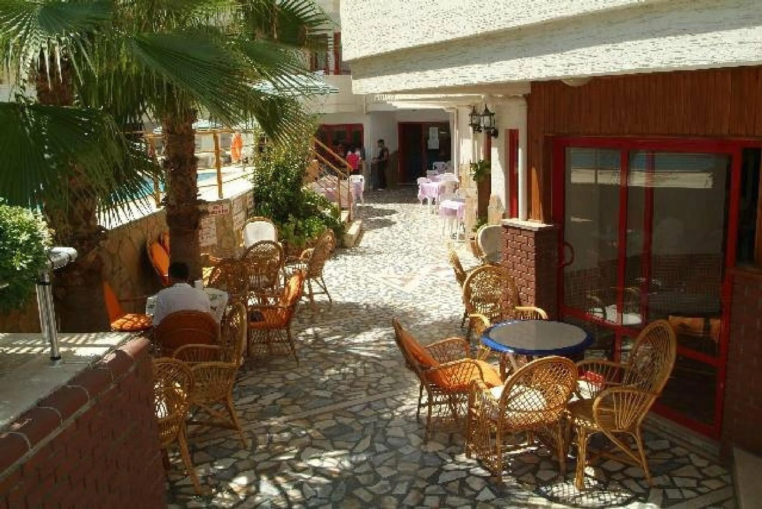 Facade/entrance in Semiz Apart Hotel