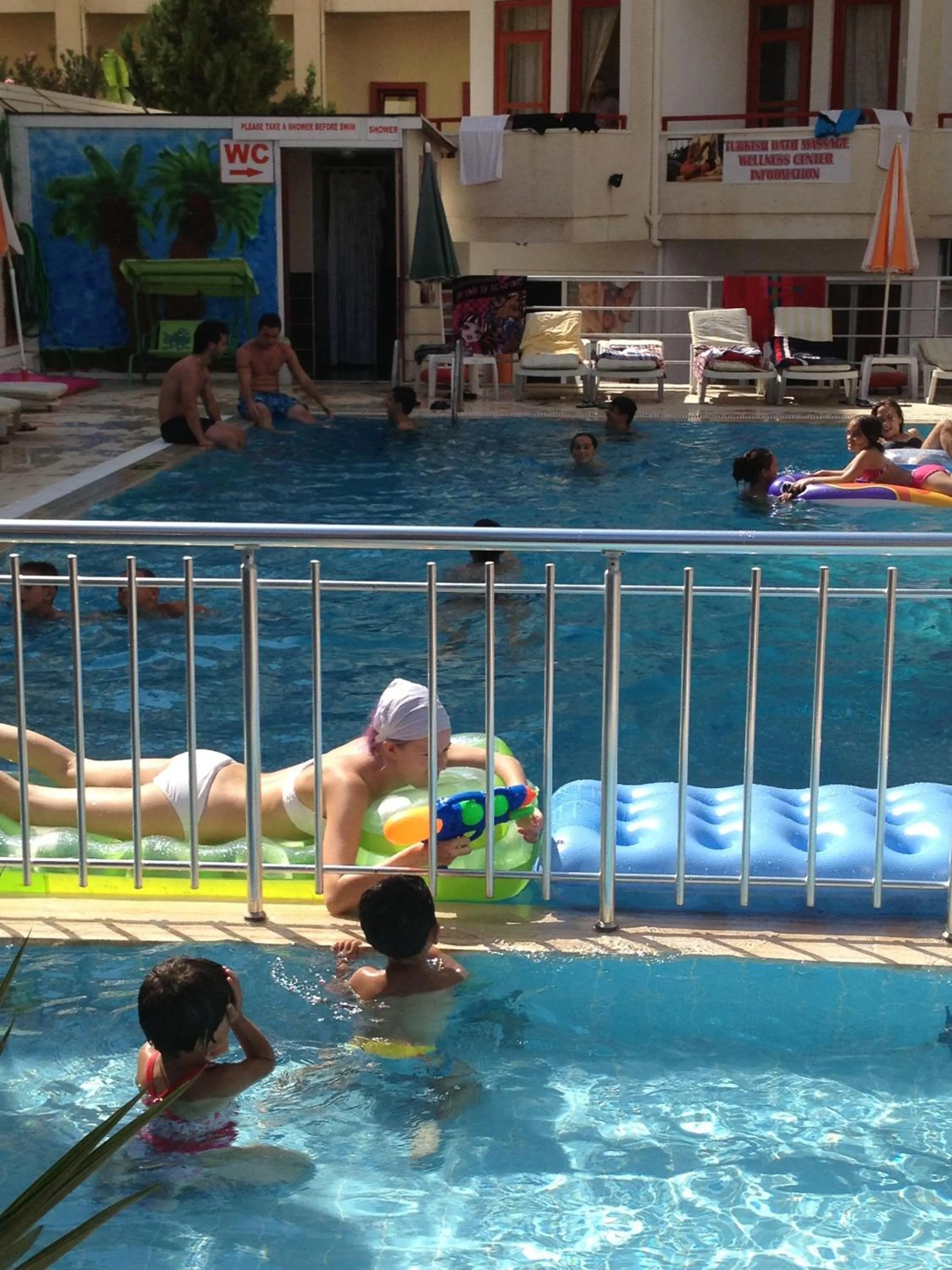 Swimming pool in Semiz Apart Hotel
