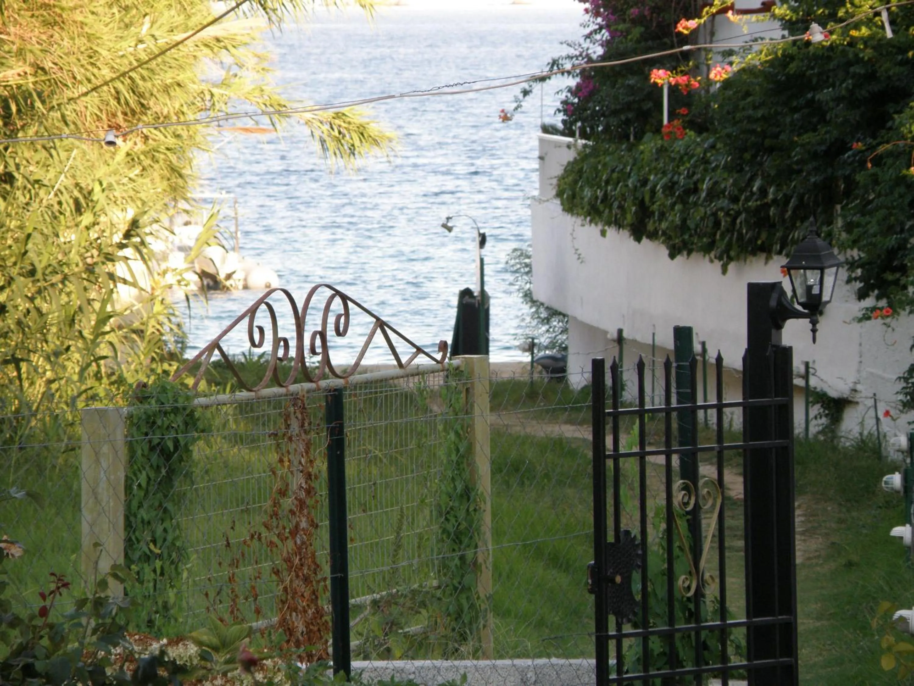 Day in Vontzos Hotel