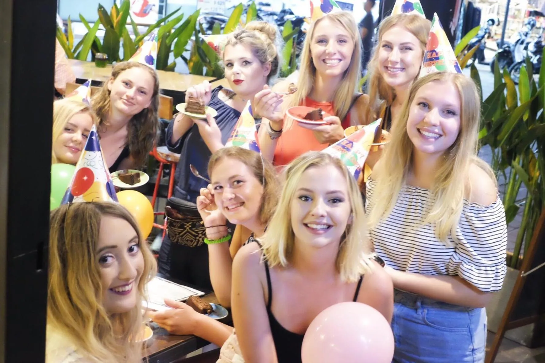 Restaurant/places to eat in Borough Capsule Hostel Bali