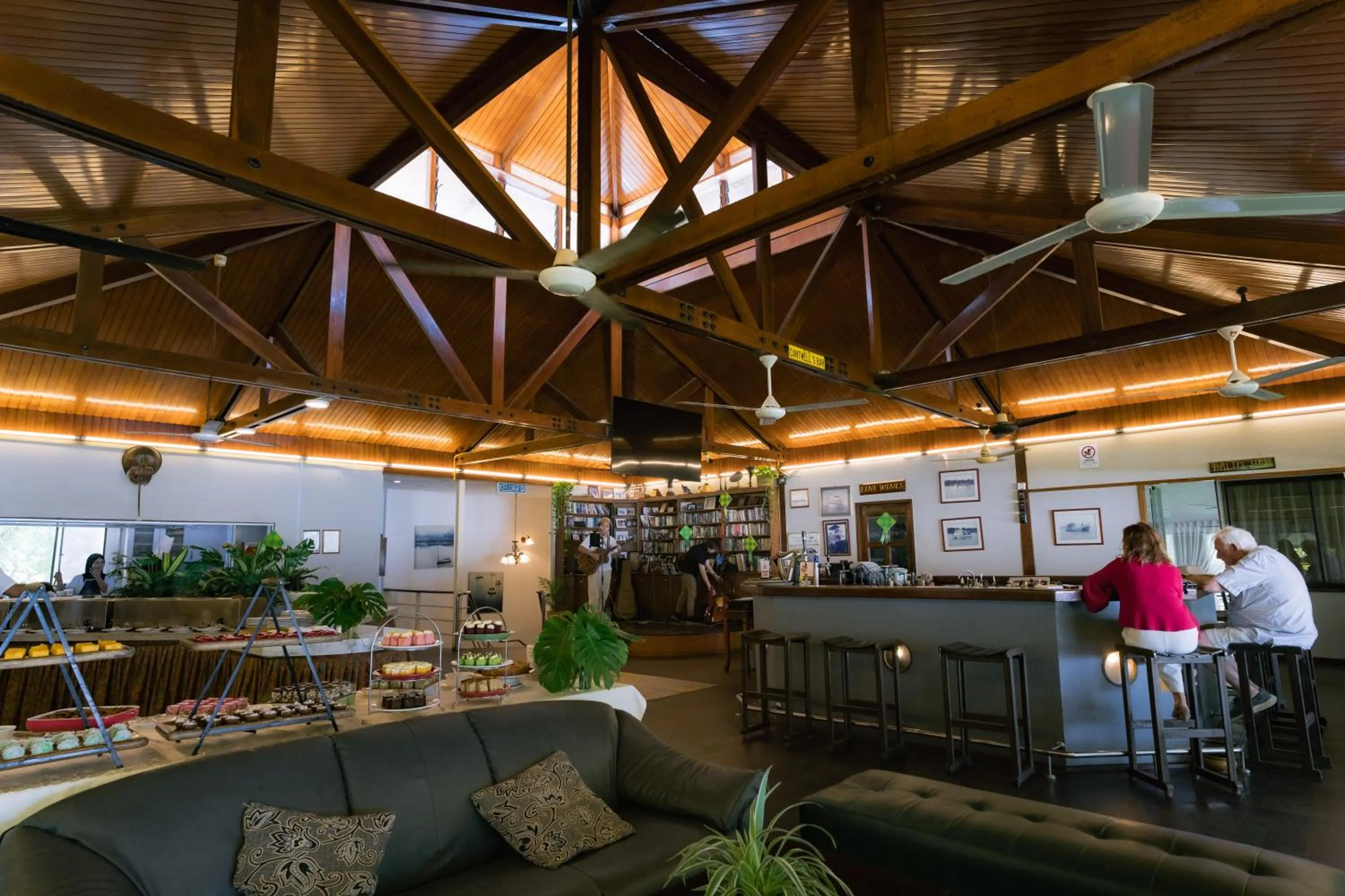 Restaurant/places to eat in Langkah Syabas Beach Resort