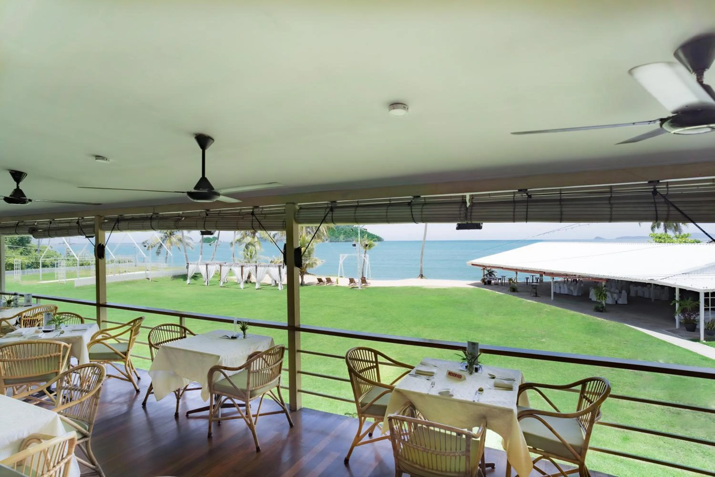 Restaurant/places to eat in Langkah Syabas Beach Resort