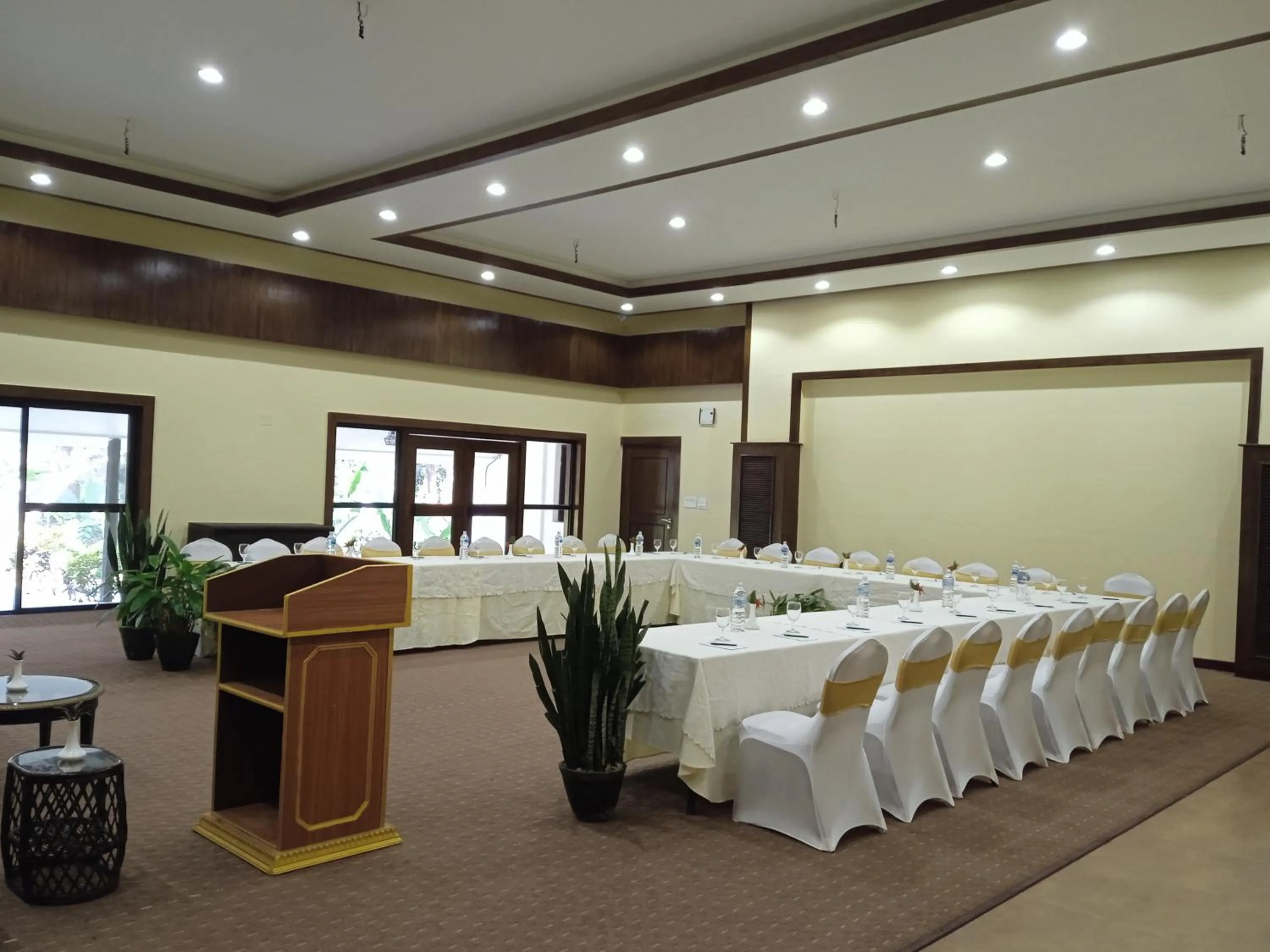 Banquet/Function facilities in Jagatpur Lodge by Annapurna