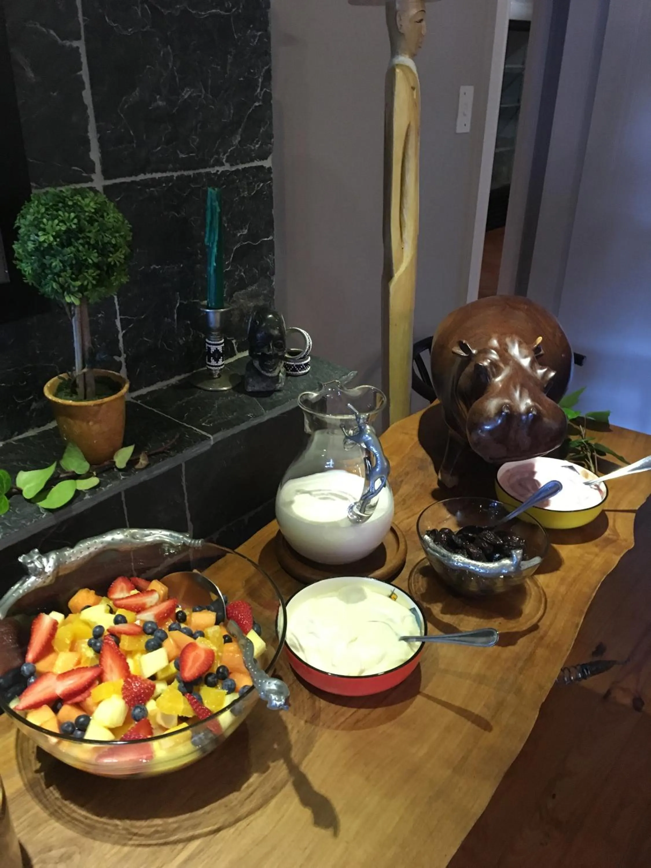 Buffet breakfast in Waterfront Lodge