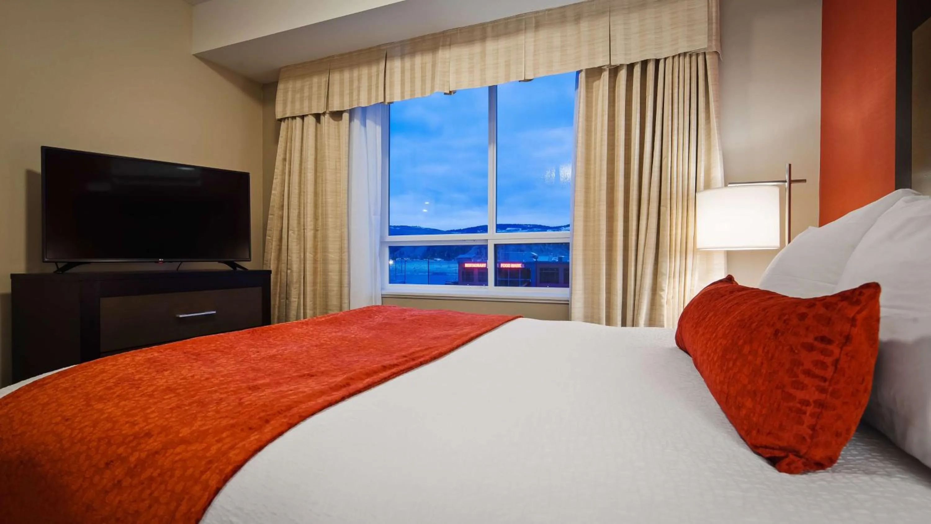 Photo of the whole room in Best Western Plus Merritt Hotel