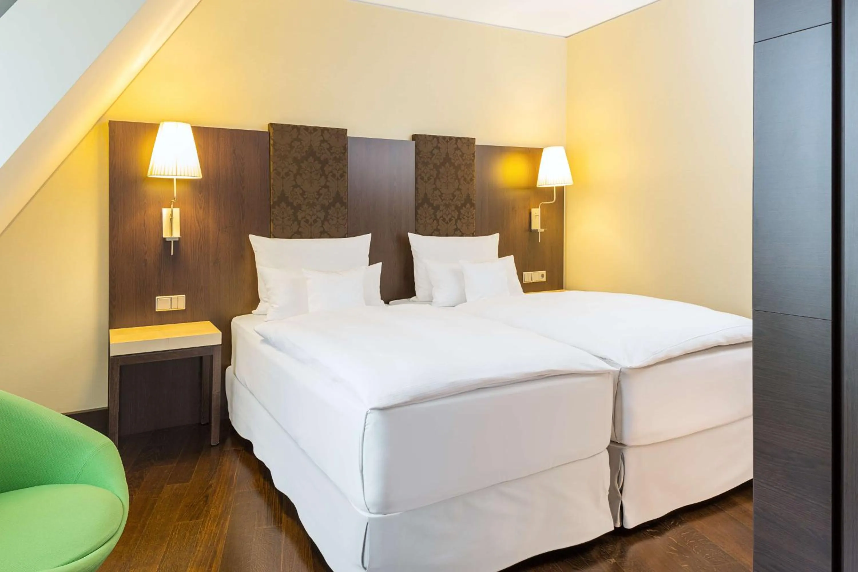 Bedroom, Bed in NH Collection Dresden Altmarkt